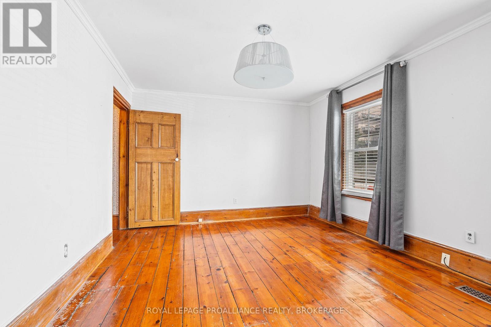 270 Wellington Street, Kingston, Ontario  K7K 2Z1 - Photo 18 - X12128527