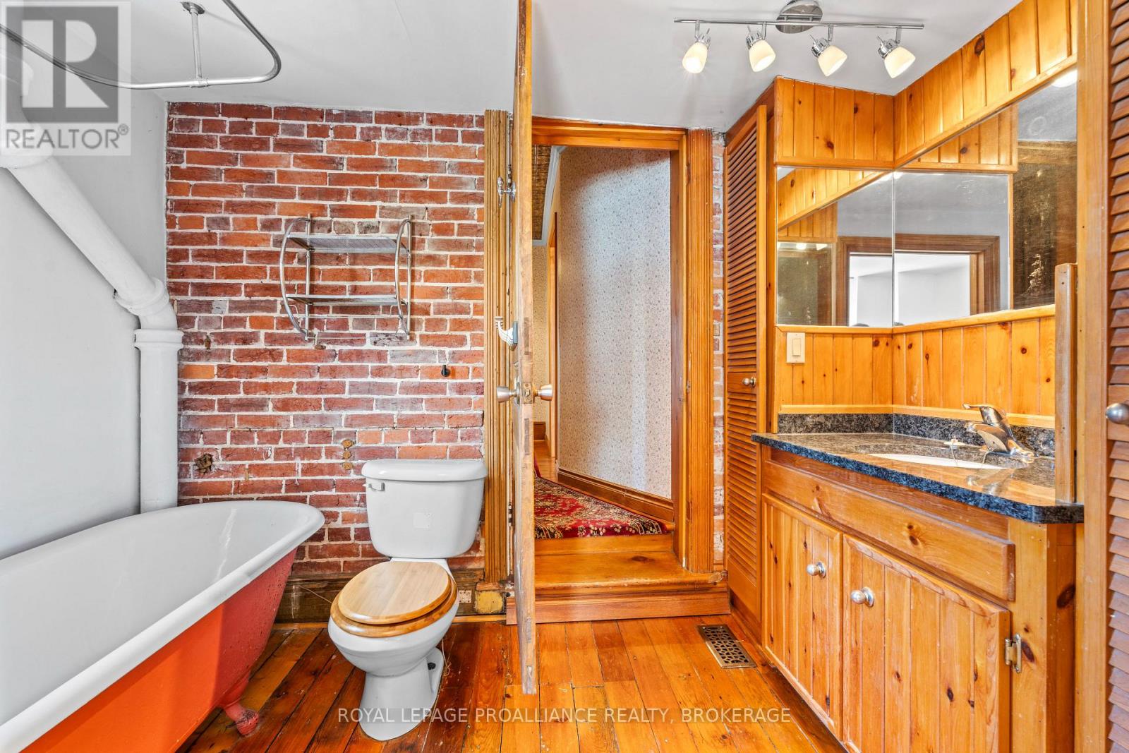 270 Wellington Street, Kingston, Ontario  K7K 2Z1 - Photo 22 - X12128527