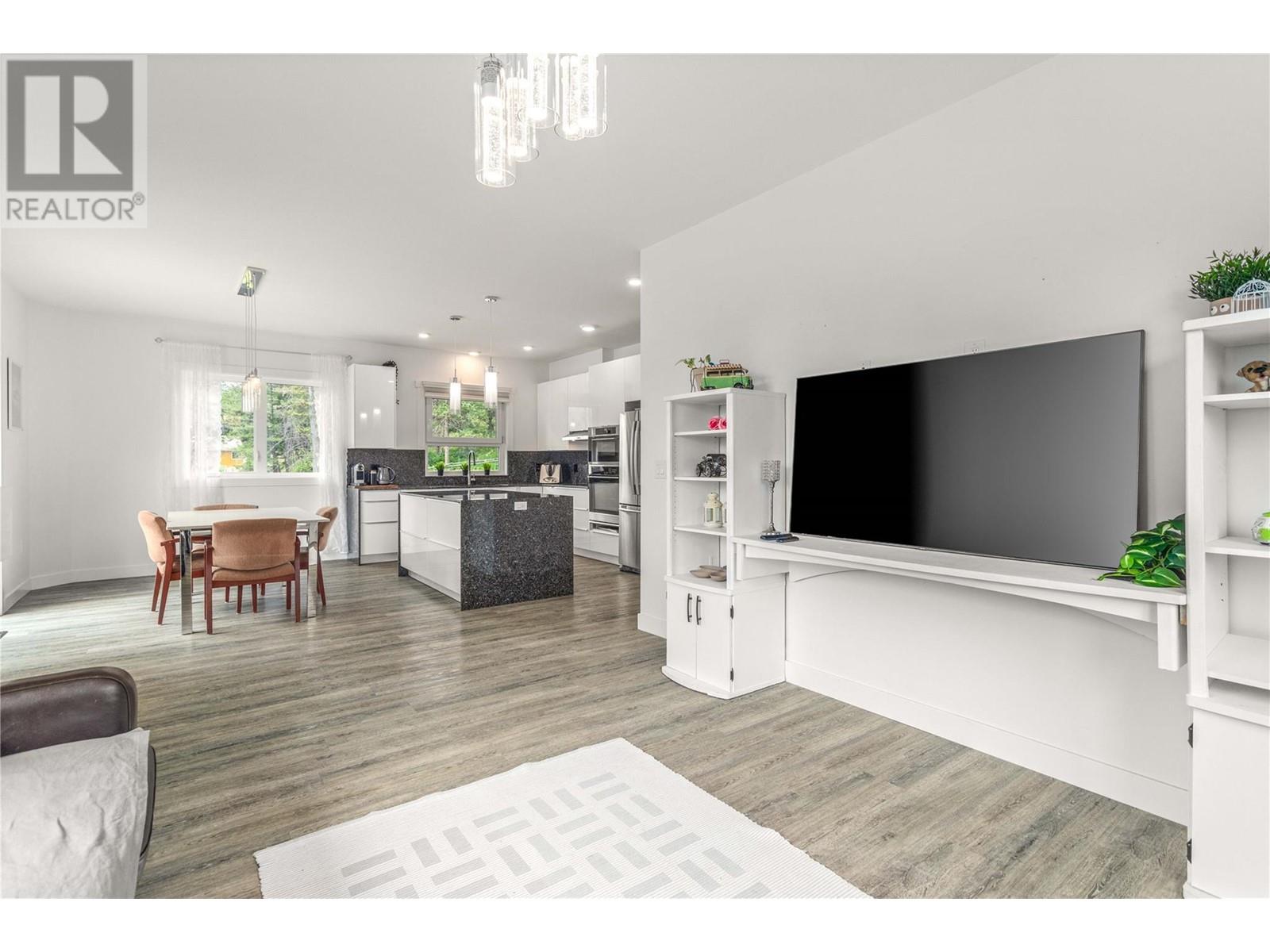 5308 Law Street, Peachland, British Columbia  V0H 1X8 - Photo 50 - 10346449
