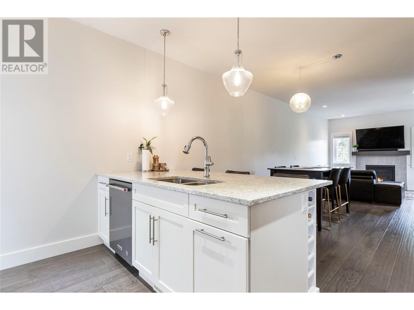 644 Lequime Road Unit# 1, Kelowna, British Columbia  V1W 1A4 - Photo 5 - 10346165