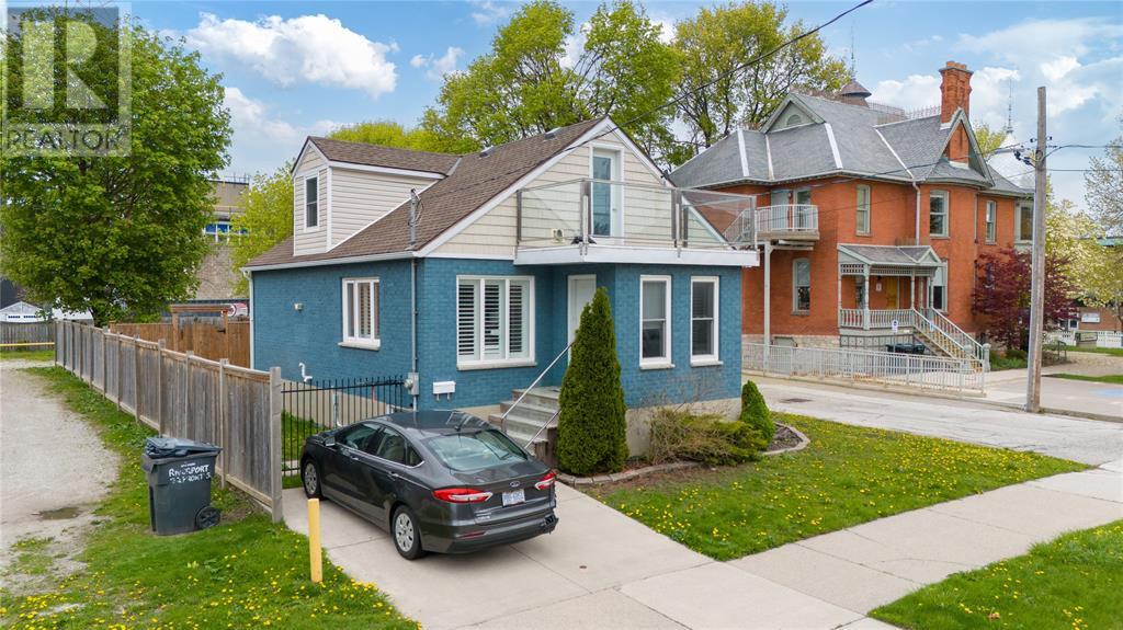 Property at 110 WELLINGTON STREET image 2