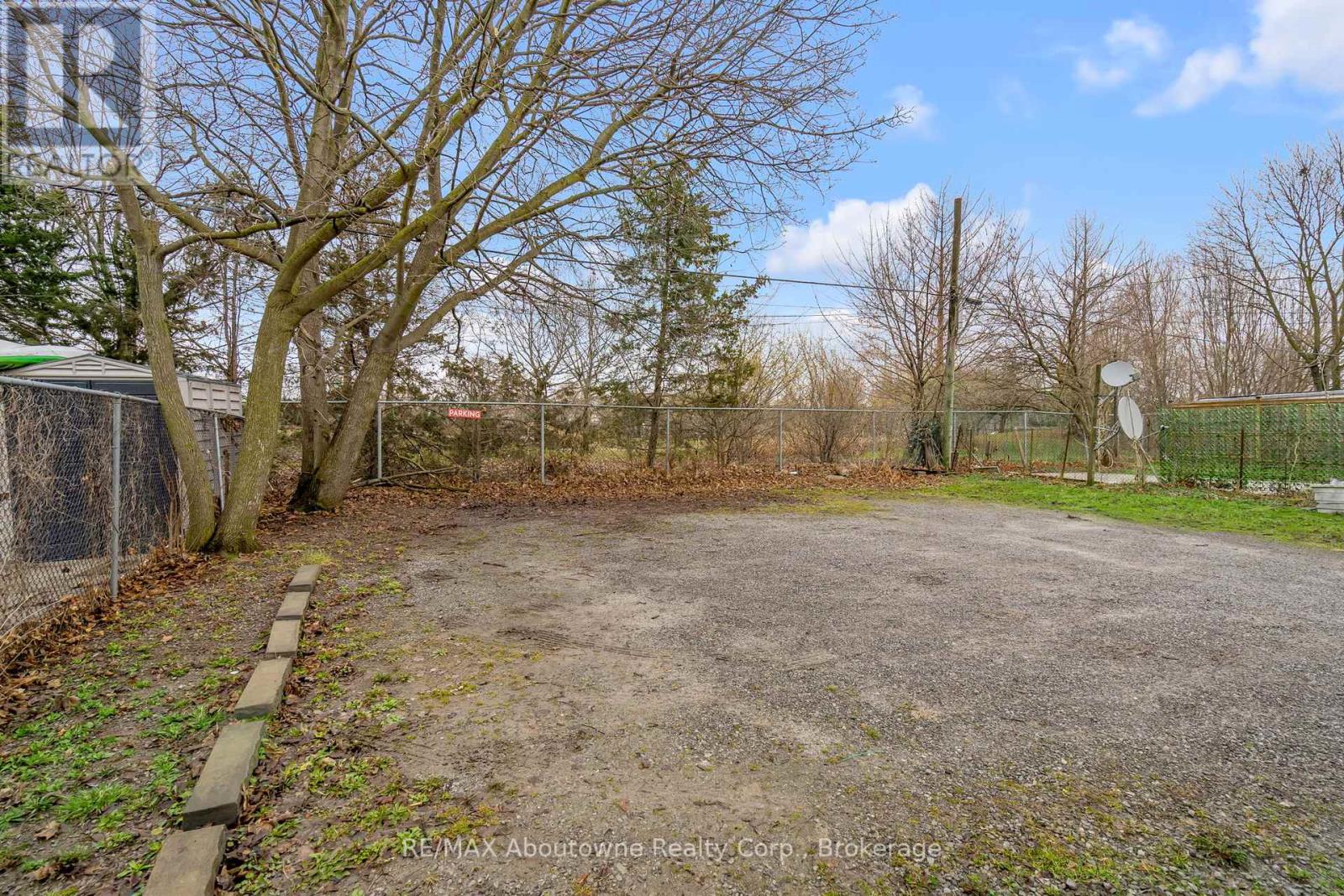 5111 Kitchener Street, Niagara Falls, Ontario  L2G 1B1 - Photo 18 - X12128609