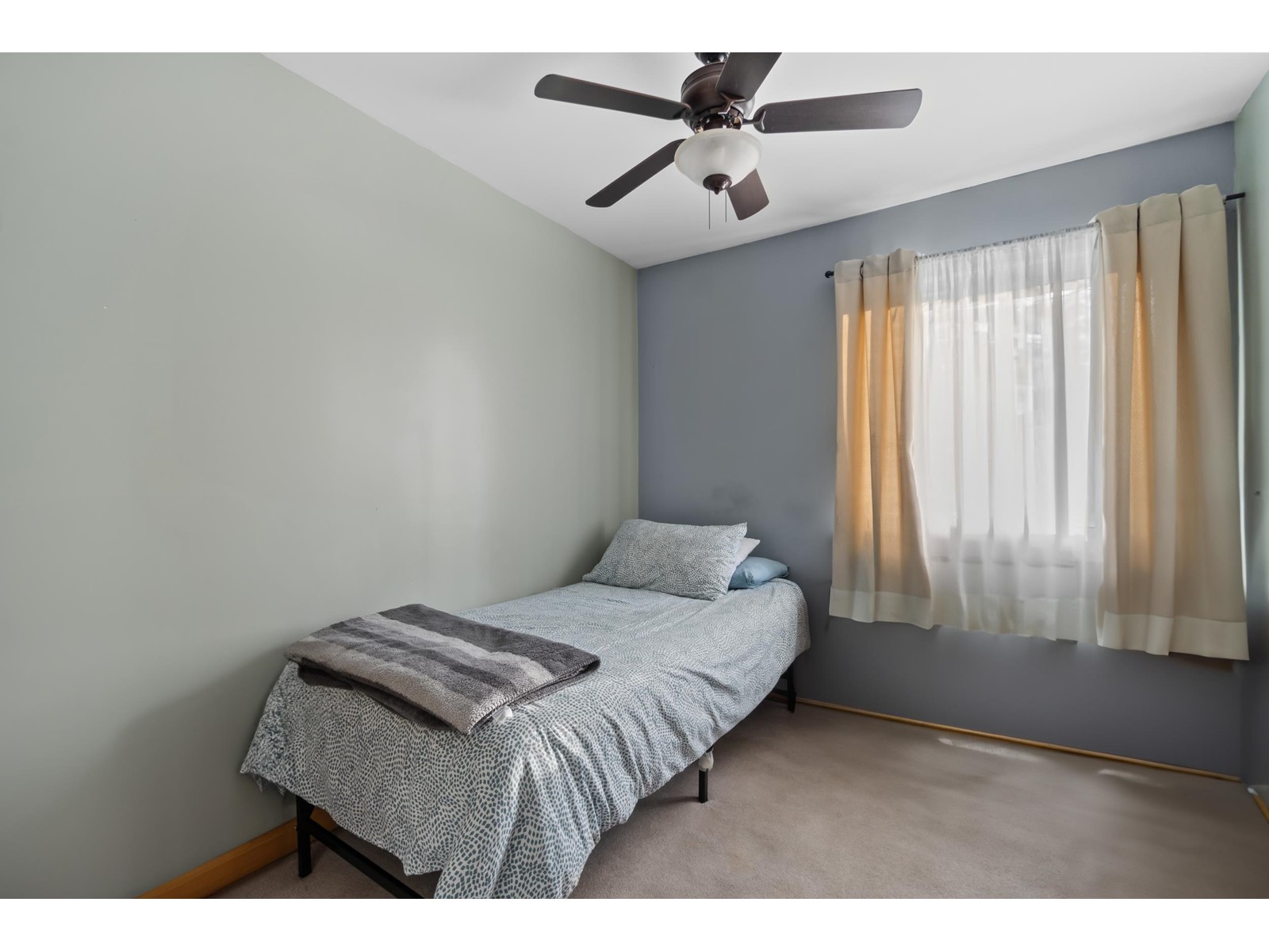 9605 Queens Place, Surrey, British Columbia  V3V 2S2 - Photo 13 - R2999130