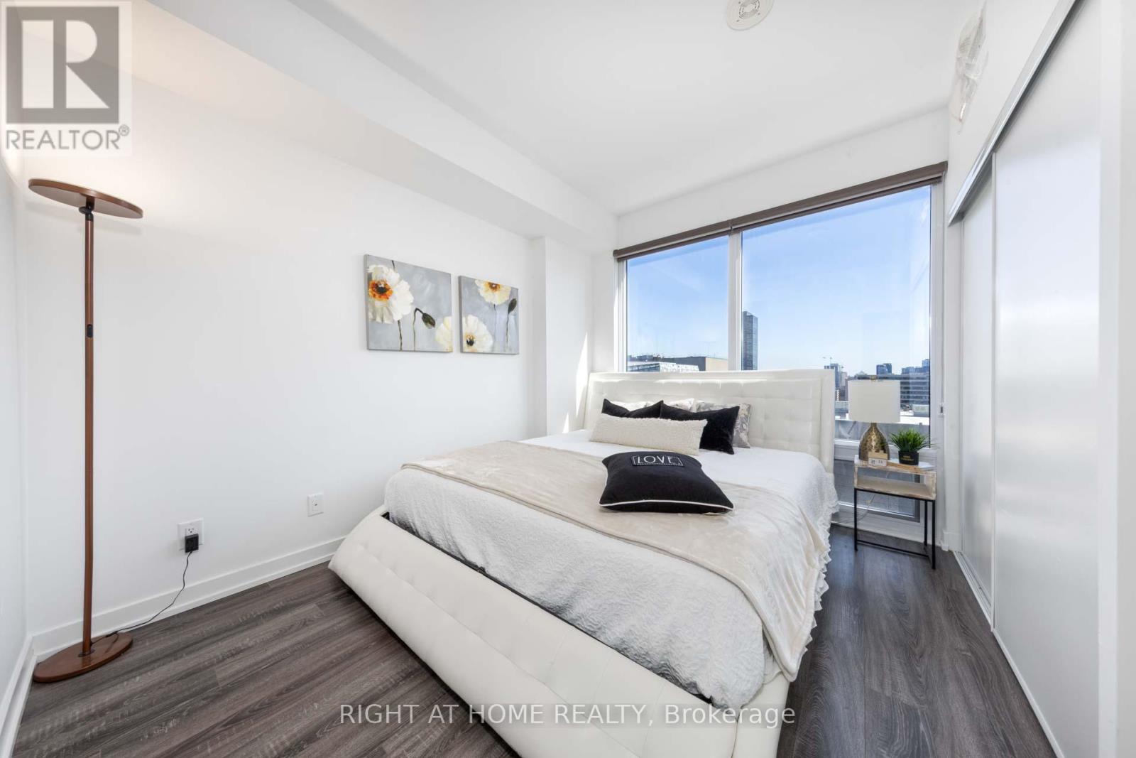 1303 - 20 Edward Street, Toronto, Ontario  M5G 0C5 - Photo 11 - C12128467