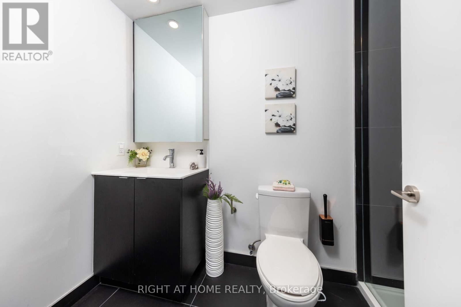 1303 - 20 Edward Street, Toronto, Ontario  M5G 0C5 - Photo 19 - C12128467