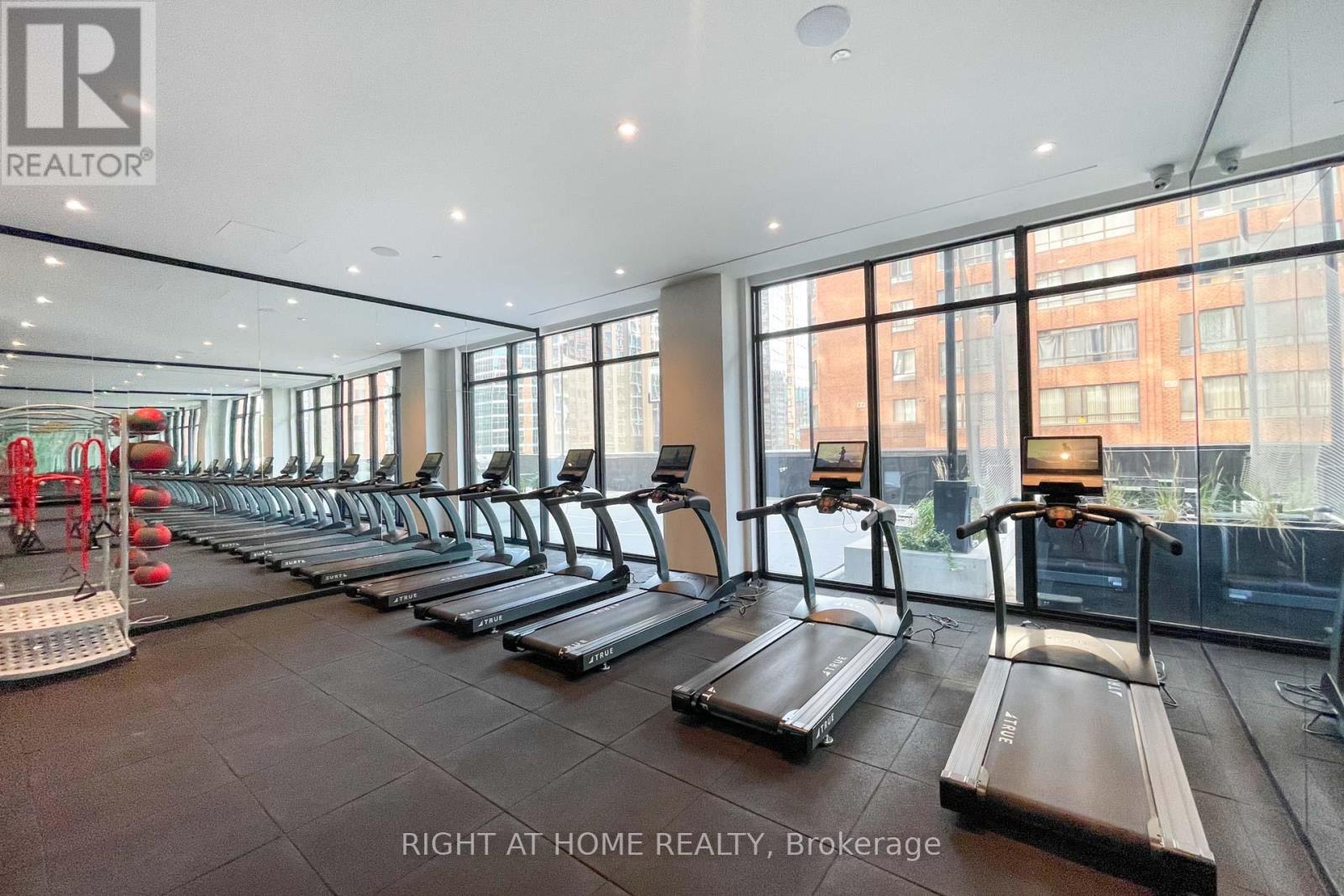 1303 - 20 Edward Street, Toronto, Ontario  M5G 0C5 - Photo 27 - C12128467