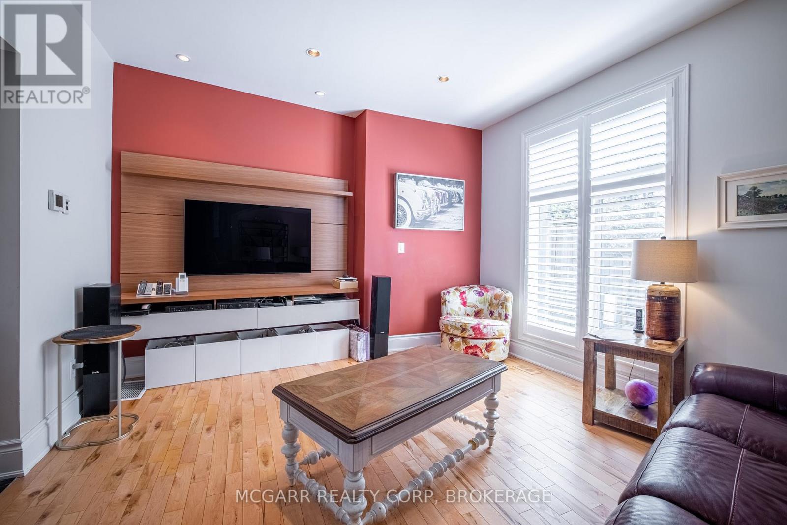 64 Yates Street, St. Catharines (Downtown), Ontario  L2R 5R8 - Photo 10 - X12128570