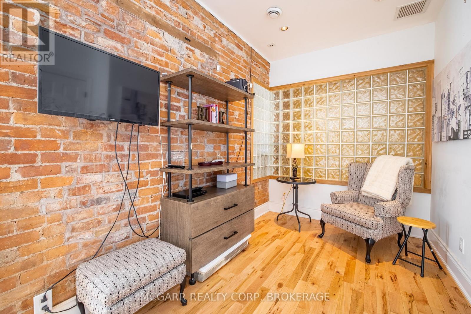 64 Yates Street, St. Catharines (Downtown), Ontario  L2R 5R8 - Photo 23 - X12128570