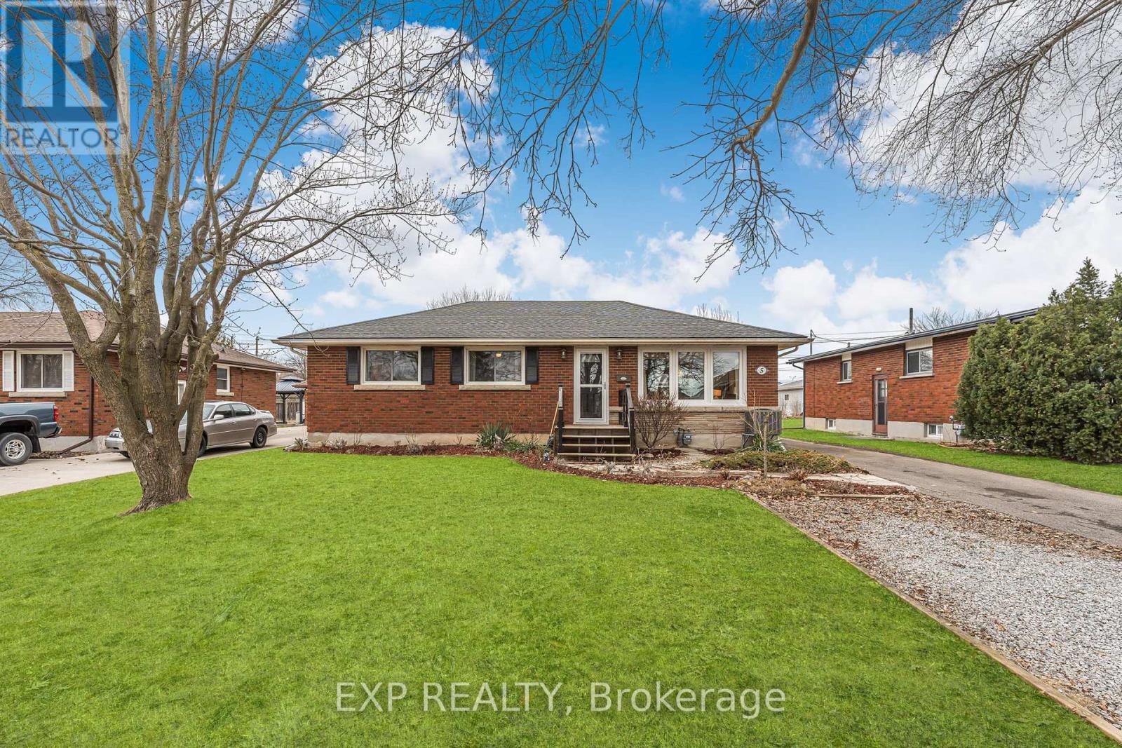 5 TAMARACK STREET, Welland, Ontario