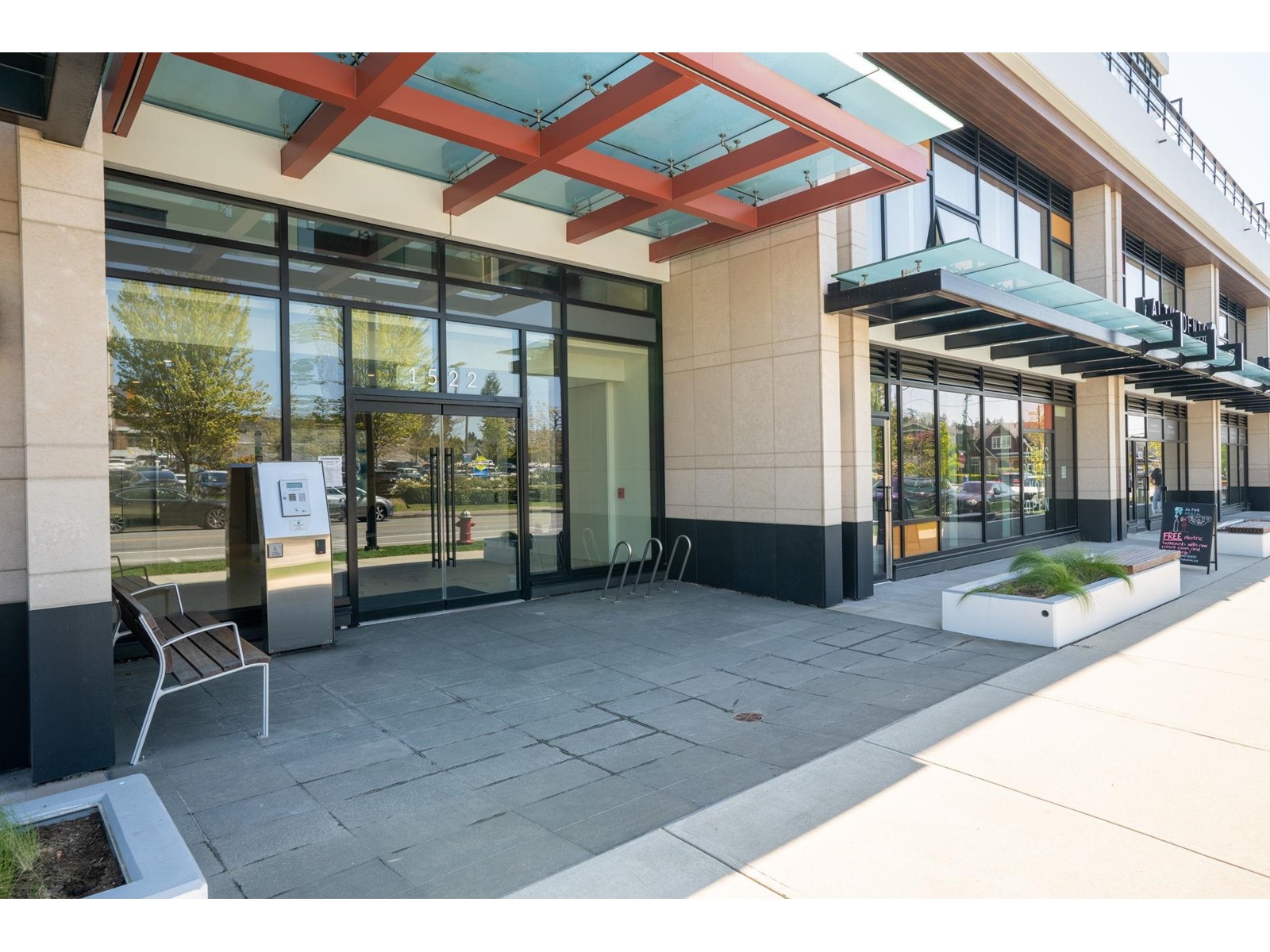 209 1522 FINLAY STREET, white rock, British Columbia V4B5M2