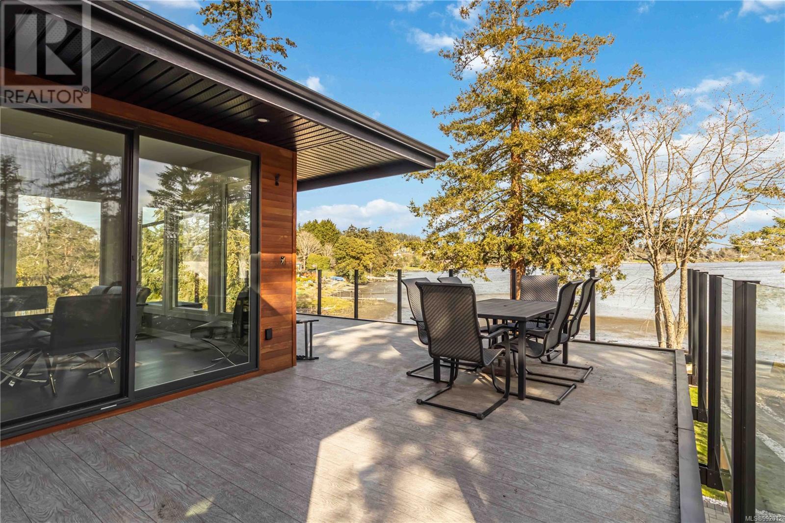 Property at 42 Kingham Pl image 4