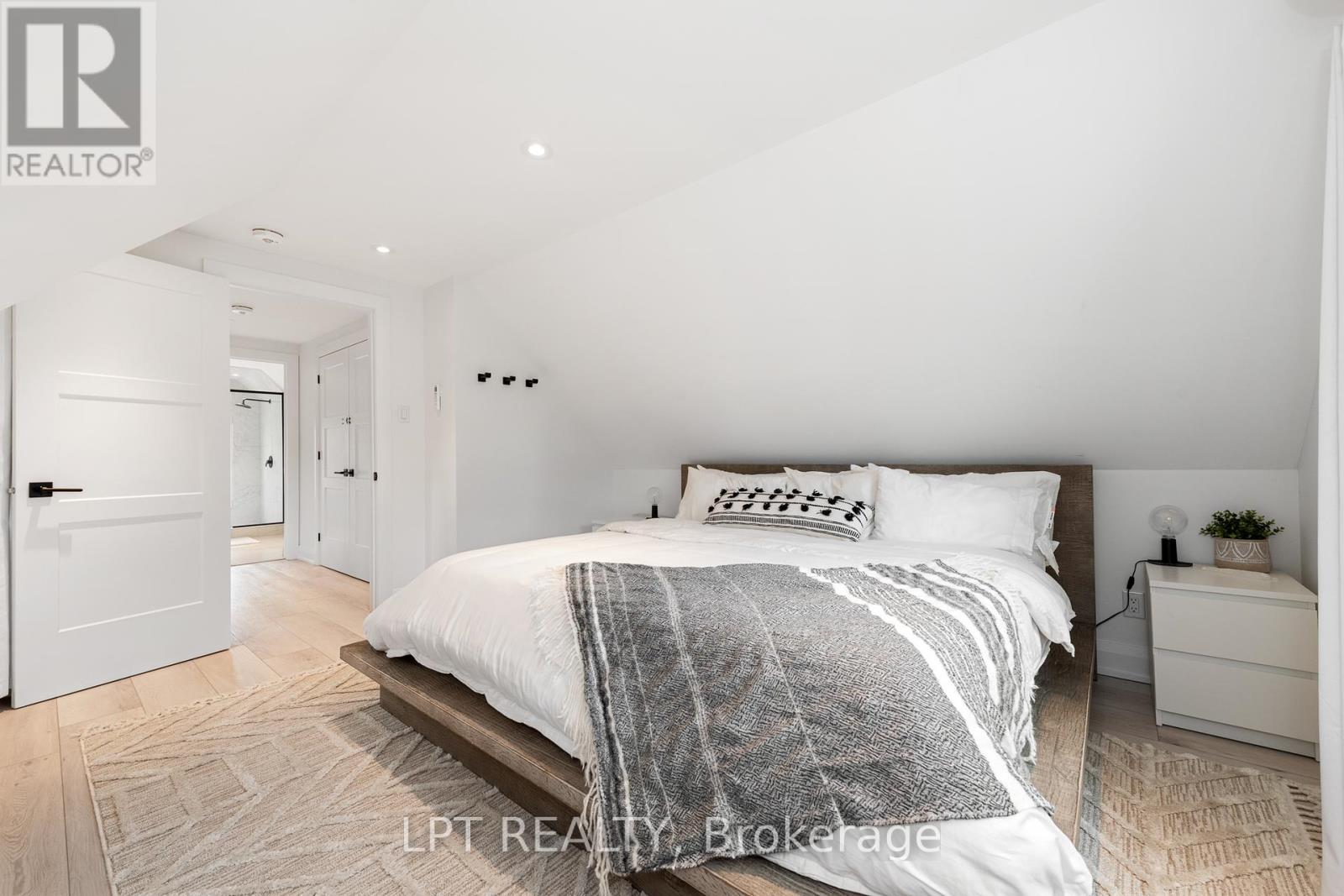 323 Booth Street, Ottawa, Ontario  K1R 7K1 - Photo 37 - X12128507