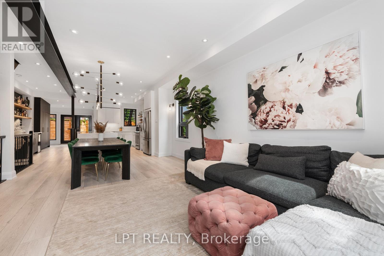 323 Booth Street, Ottawa, Ontario  K1R 7K1 - Photo 8 - X12128507