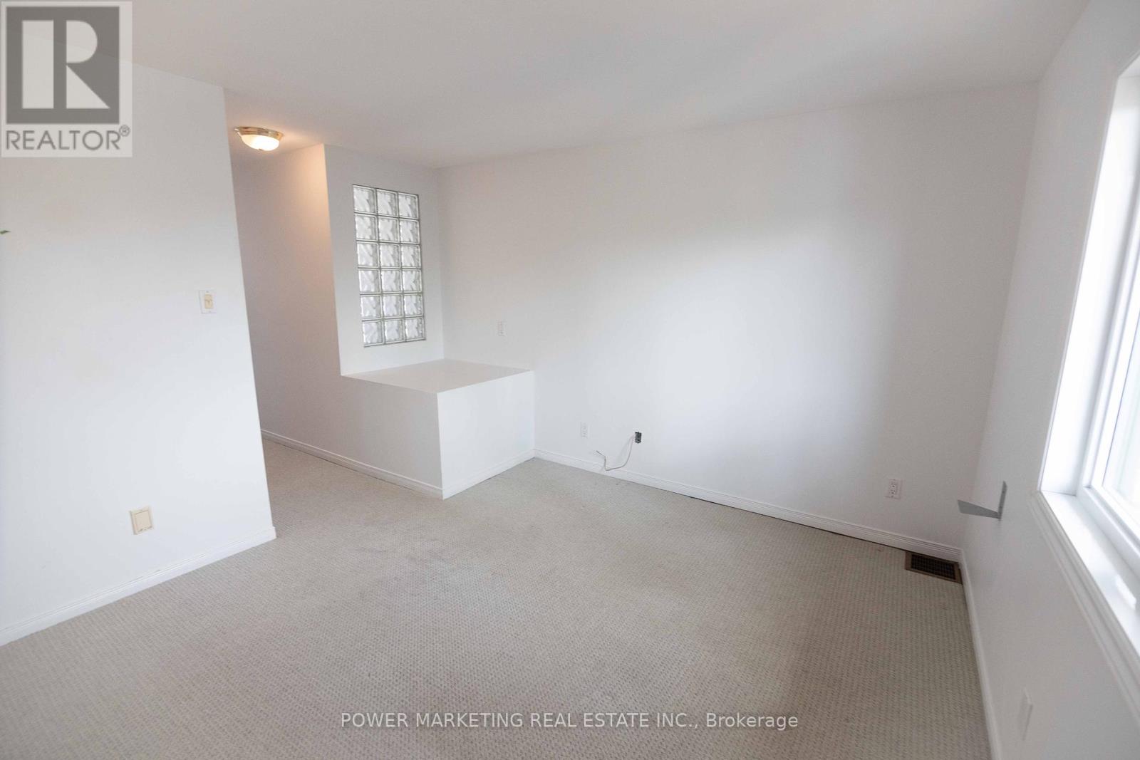 D - 40 Maclaren Street, Ottawa, Ontario  K2P 0K4 - Photo 17 - X12128556