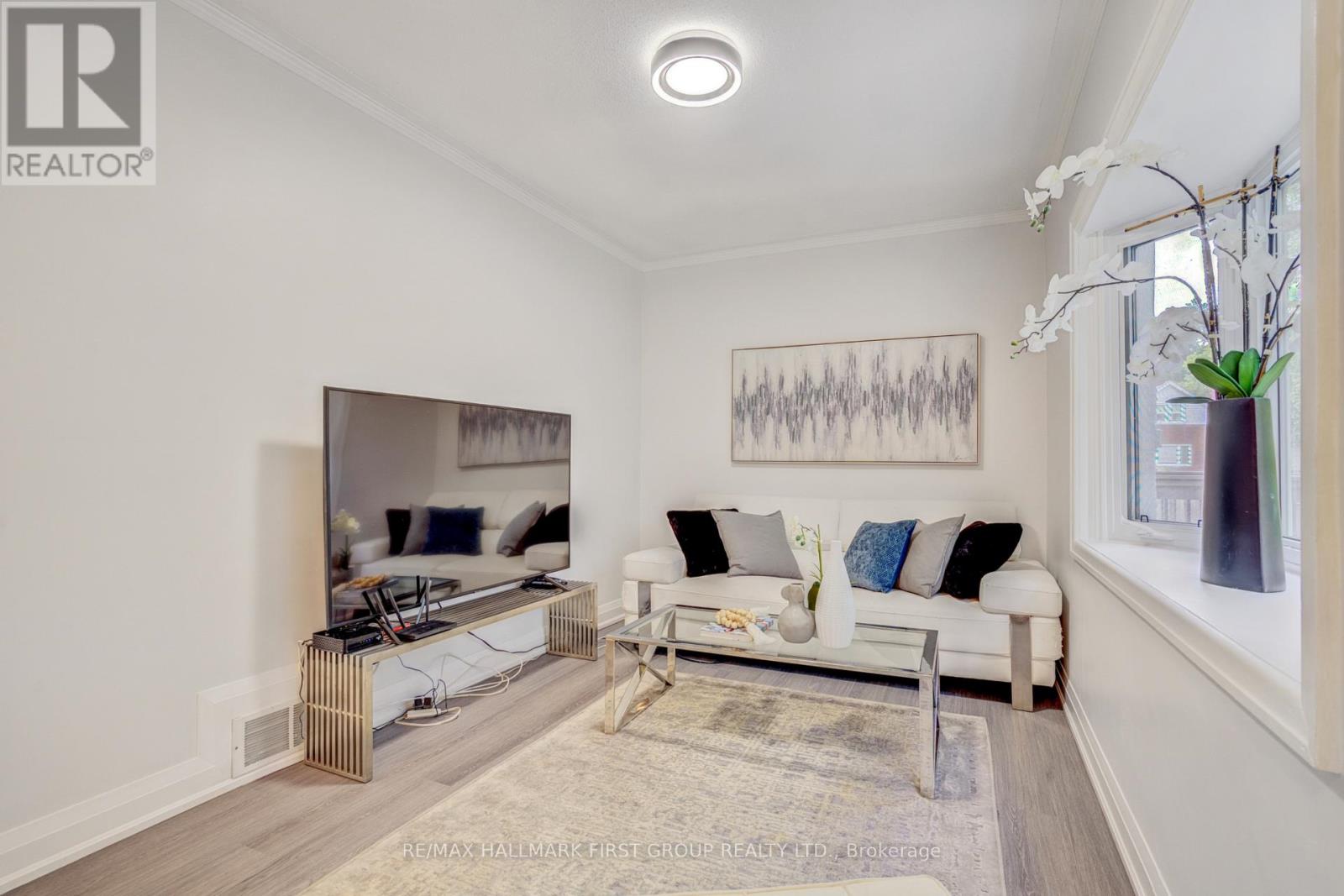 Property at 1395 HURONTARIO STREET image 5