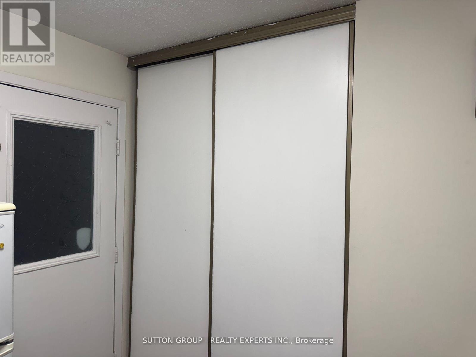 Property at 10 LUPIN COURT image 5