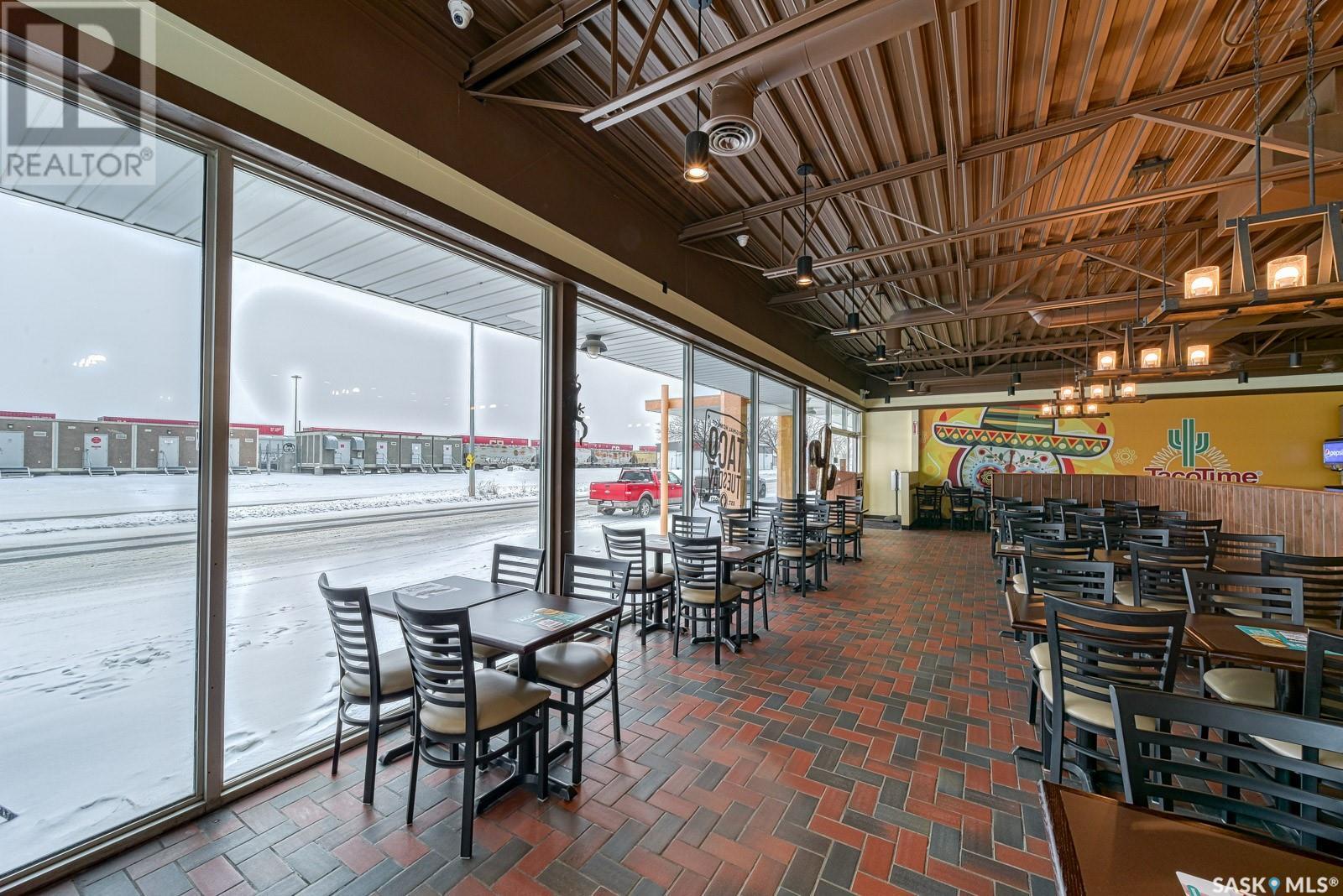 204 Manitoba Street W, Moose Jaw, Saskatchewan  S6H 1R1 - Photo 3 - SK988653