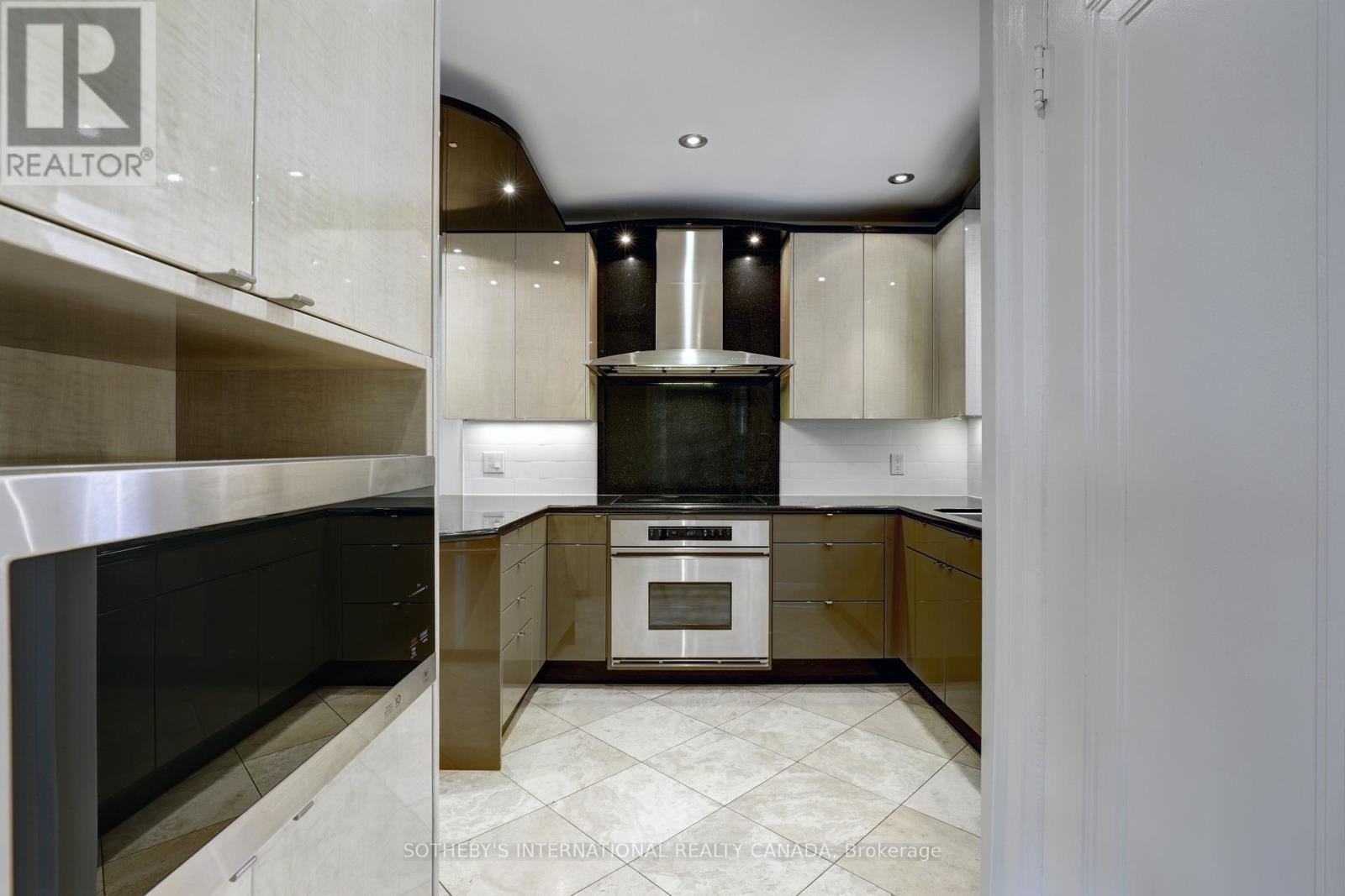 Main - 872 Avenue Road, Toronto, Ontario  M5P 2K6 - Photo 14 - C12128510