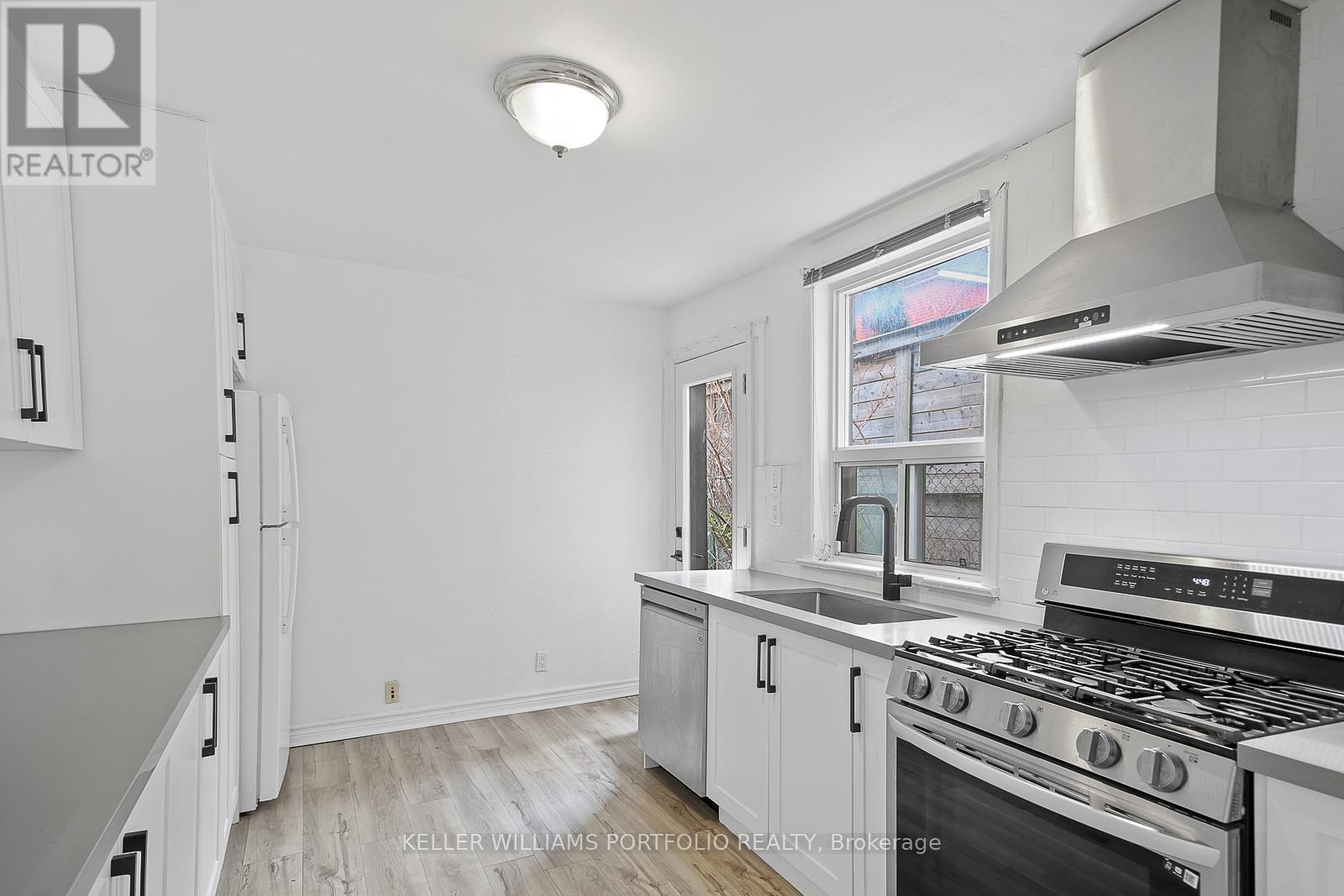 58 Manning Avenue, Toronto, Ontario  M6J 2K5 - Photo 16 - C12128617