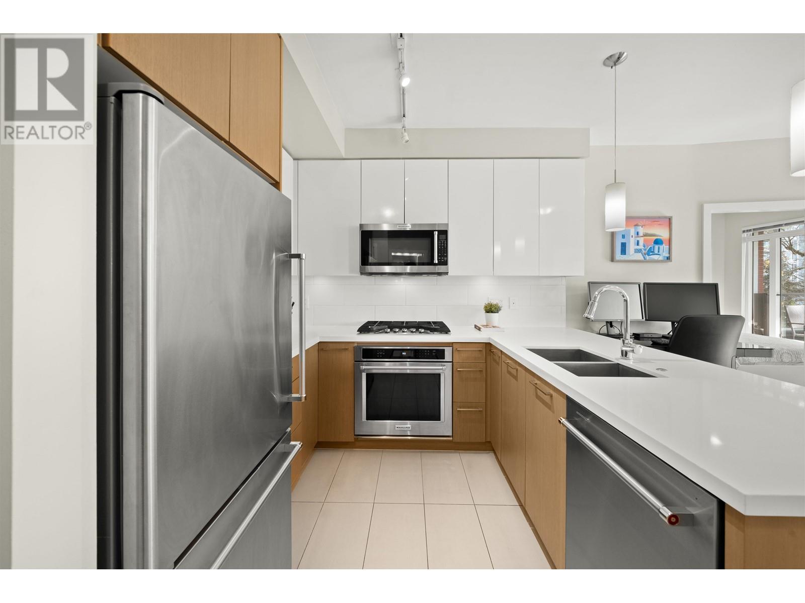331 22 E Royal Avenue, New Westminster, British Columbia  V3L 0H1 - Photo 4 - R2998038
