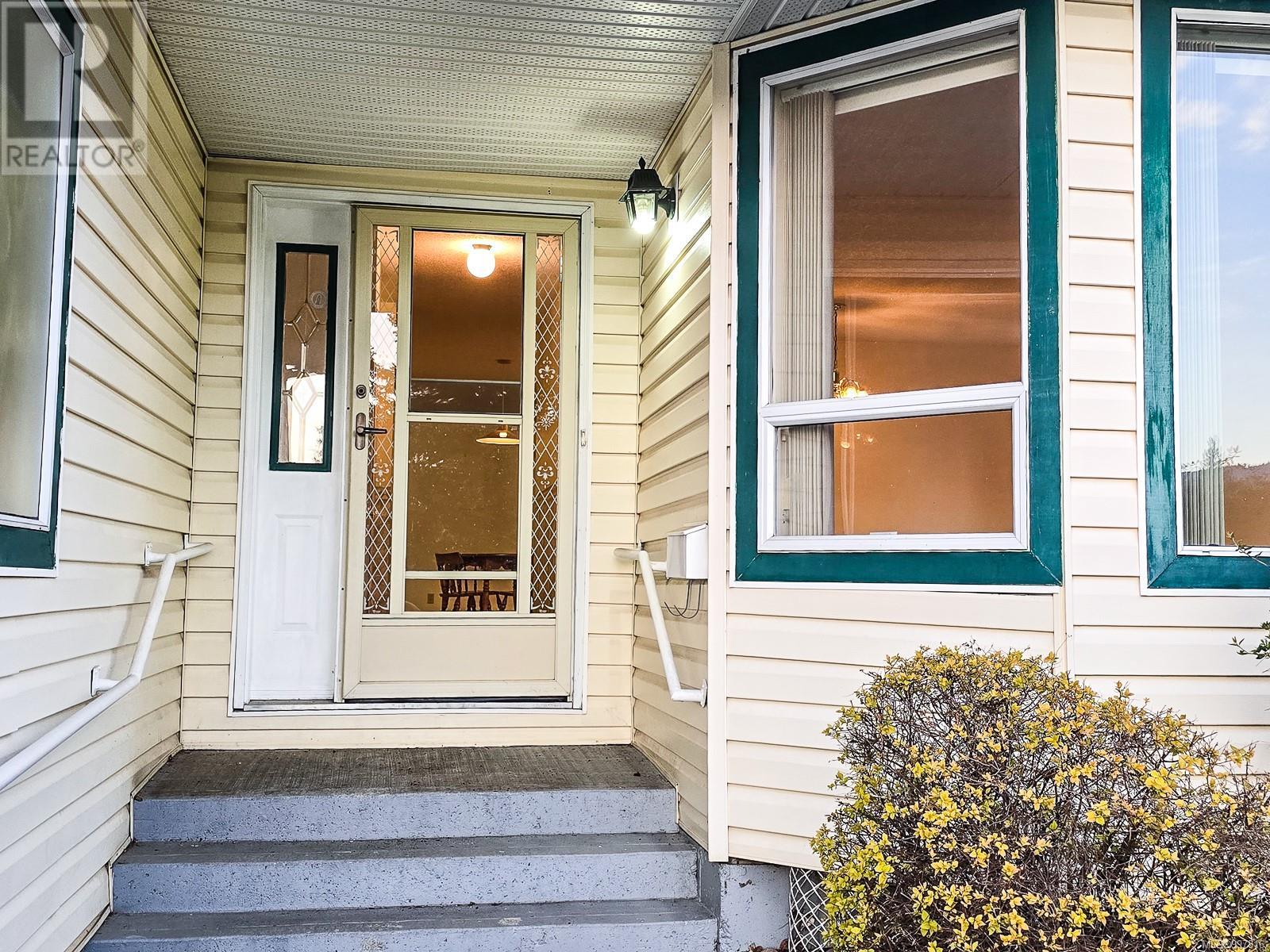 Property at 4370 Glencraig Dr image 2