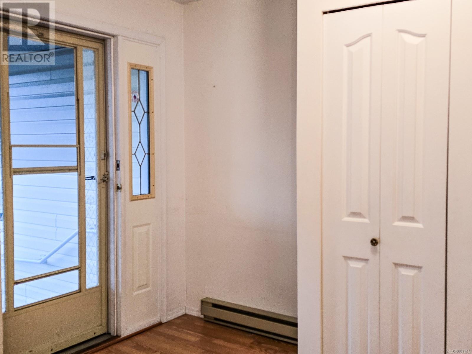 Property at 4370 Glencraig Dr image 3