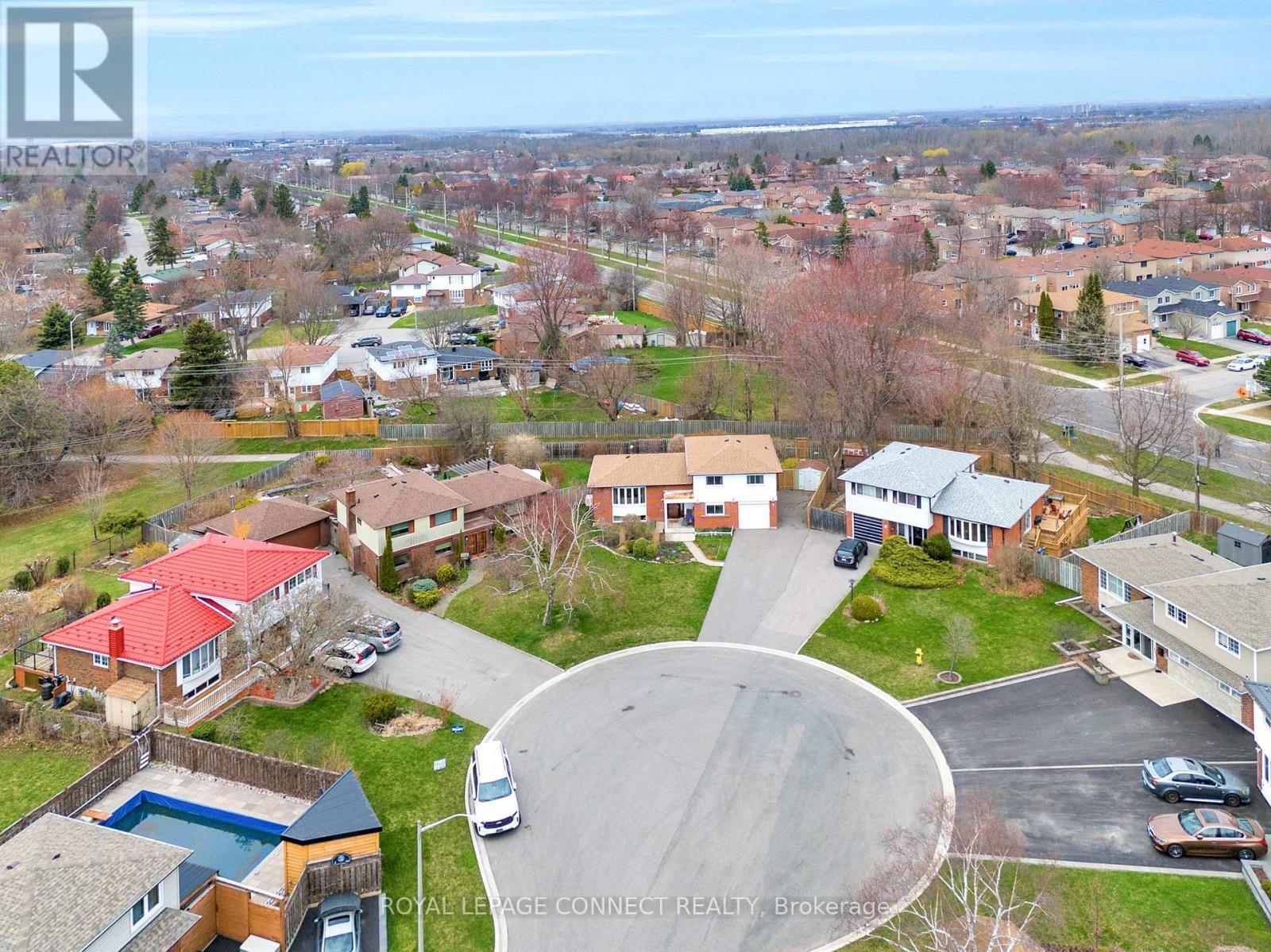 Property at 8 GRAHAM COURT image 3