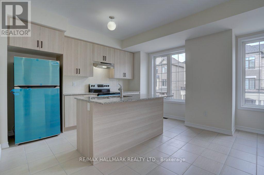 33 Hallmark Way, Whitby, Ontario  L1P 1Y5 - Photo 10 - E12128633