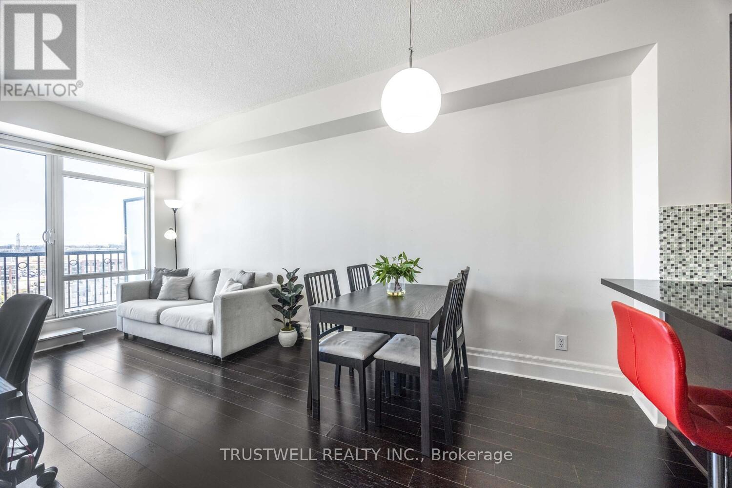 Property at 1207 - 151 UPPER DUKE CRESCENT image 4