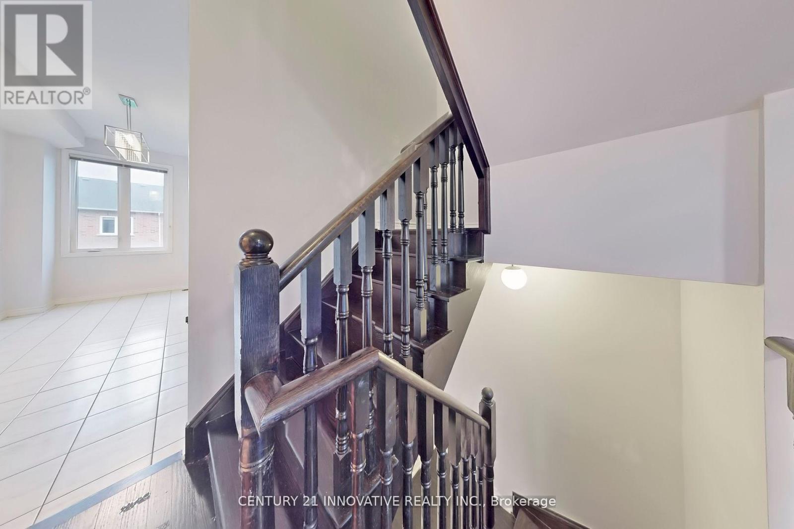 10 Hyderabad Lane, Markham, Ontario  L4E 0T8 - Photo 11 - N12128592