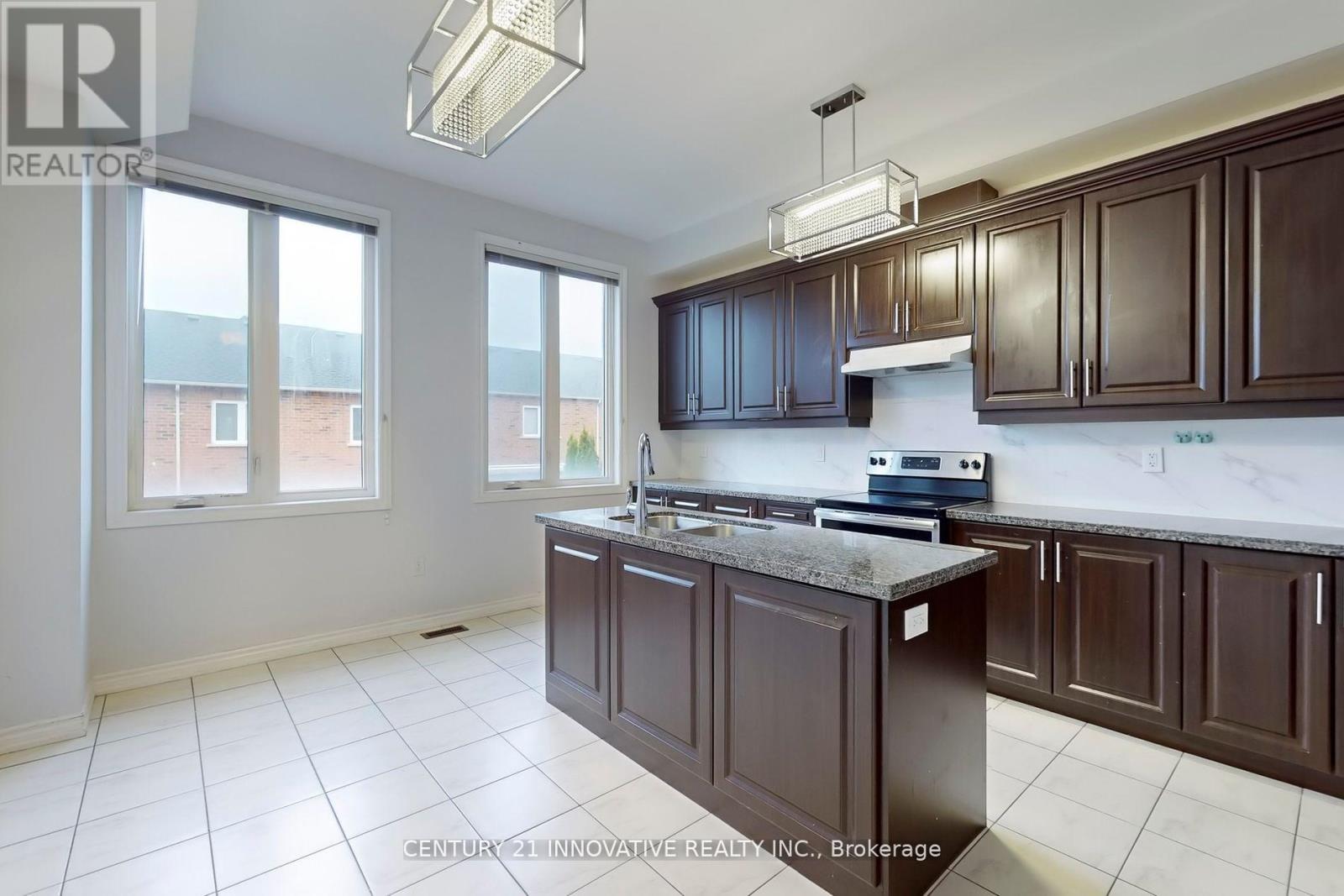 10 Hyderabad Lane, Markham, Ontario  L4E 0T8 - Photo 16 - N12128592