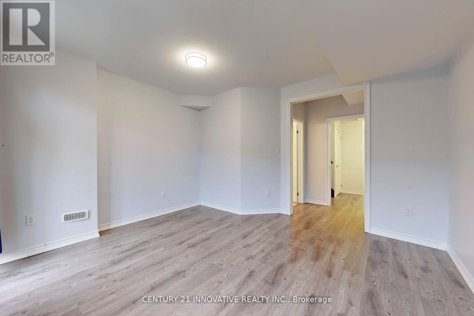 10 Hyderabad Lane, Markham, Ontario  L4E 0T8 - Photo 6 - N12128592