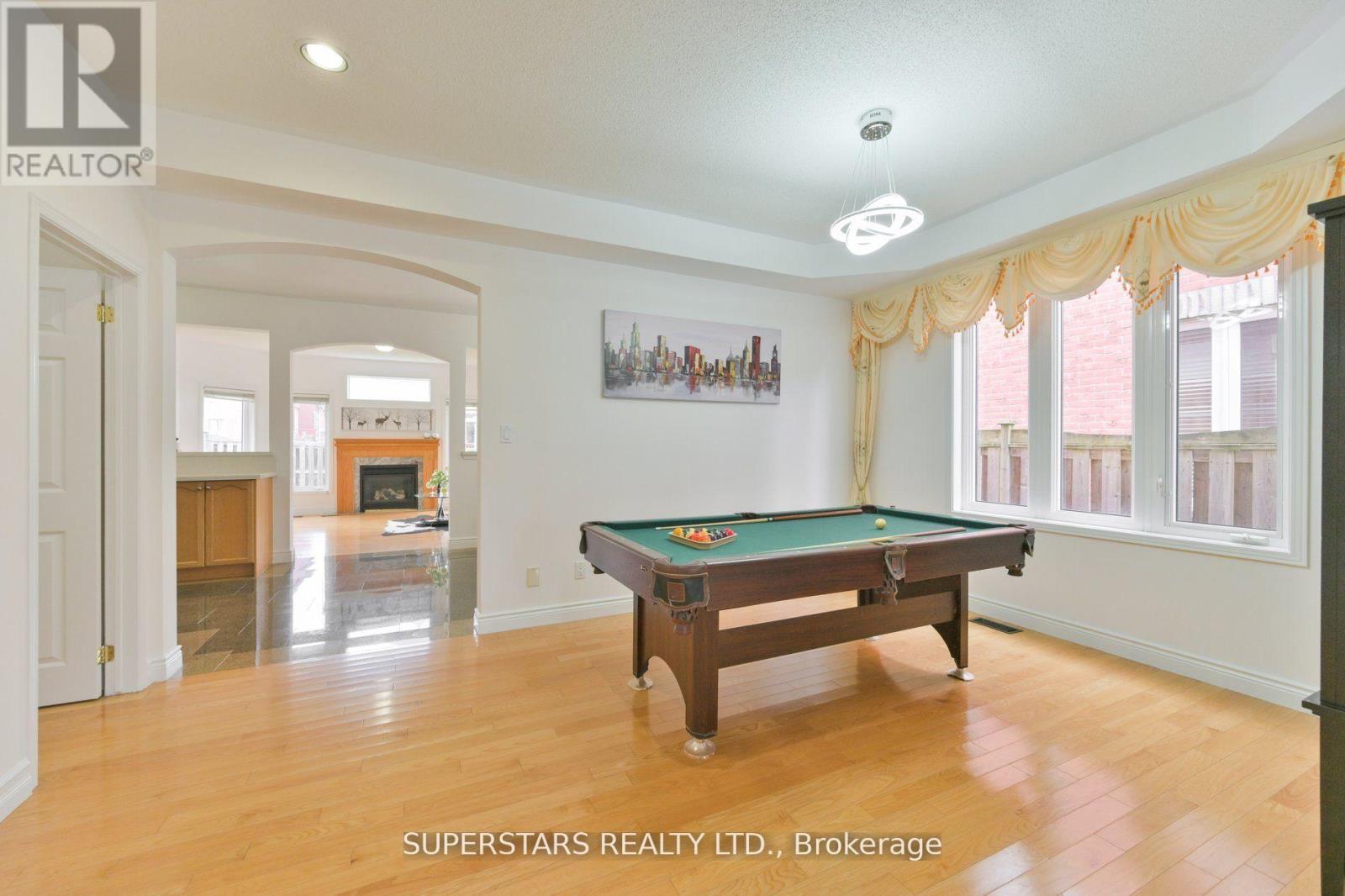 32 Thornton Street, Markham, Ontario  L3S 4P7 - Photo 4 - N12128638