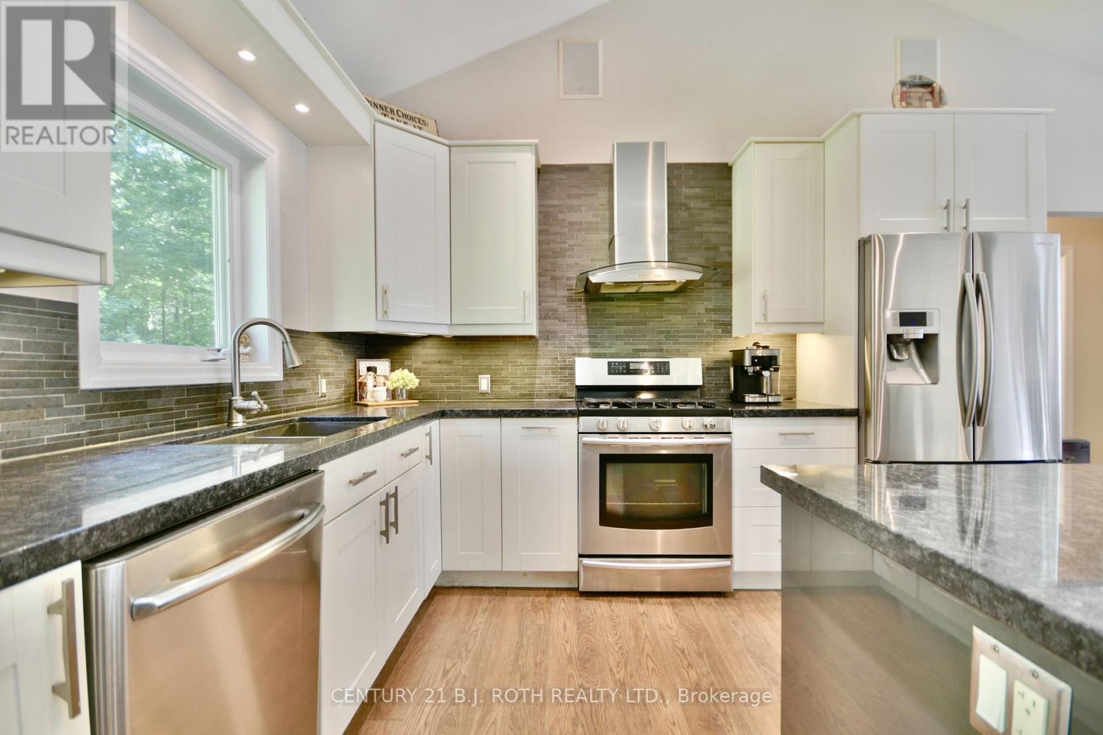 Property at 16 MACEDONIA CIRCLE image 5