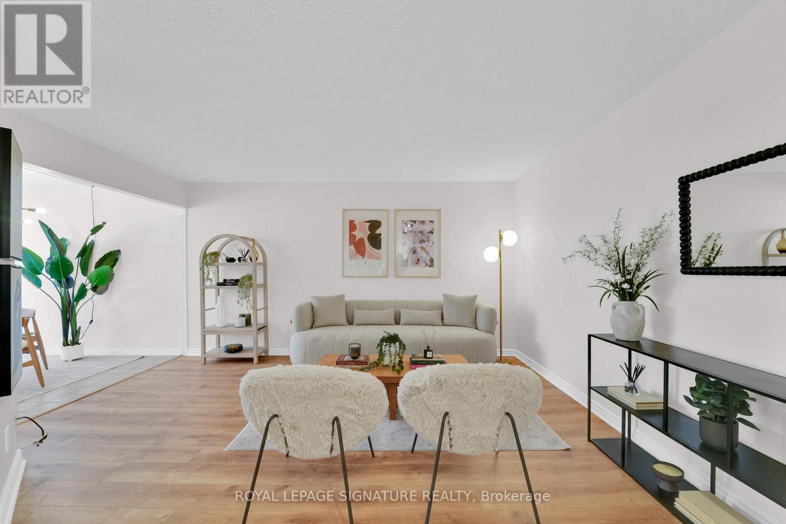1402 - 41 MARKBROOK LANE, Toronto, Ontario