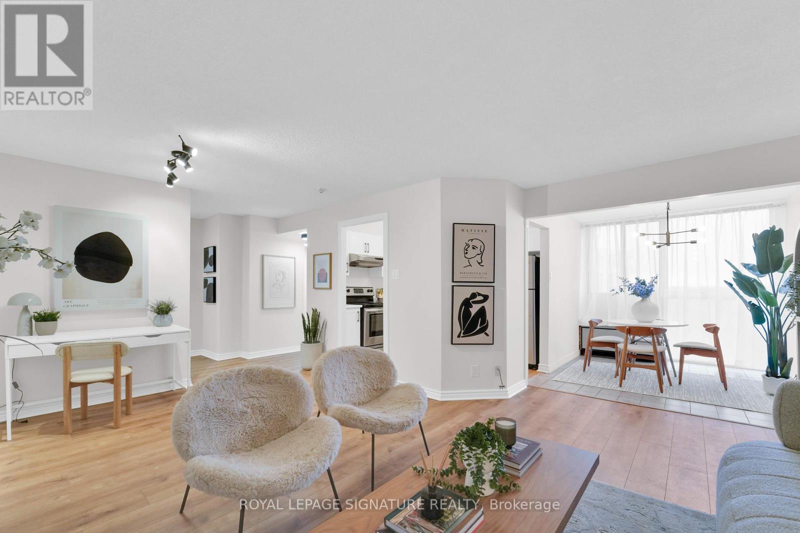 1402 - 41 Markbrook Lane, Toronto, Ontario  M9V 5E6 - Photo 3 - W12128564