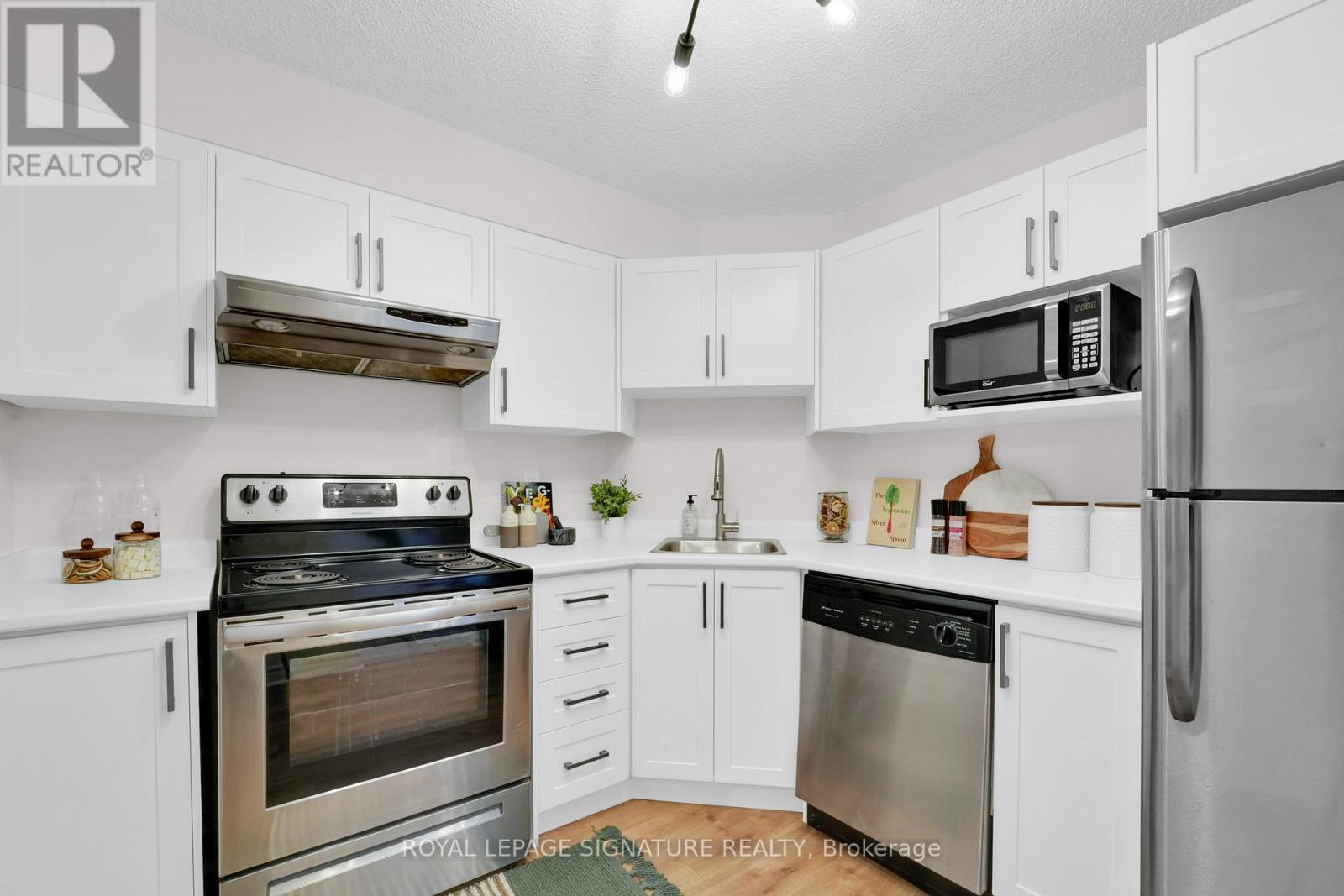 1402 - 41 Markbrook Lane, Toronto, Ontario  M9V 5E6 - Photo 6 - W12128564