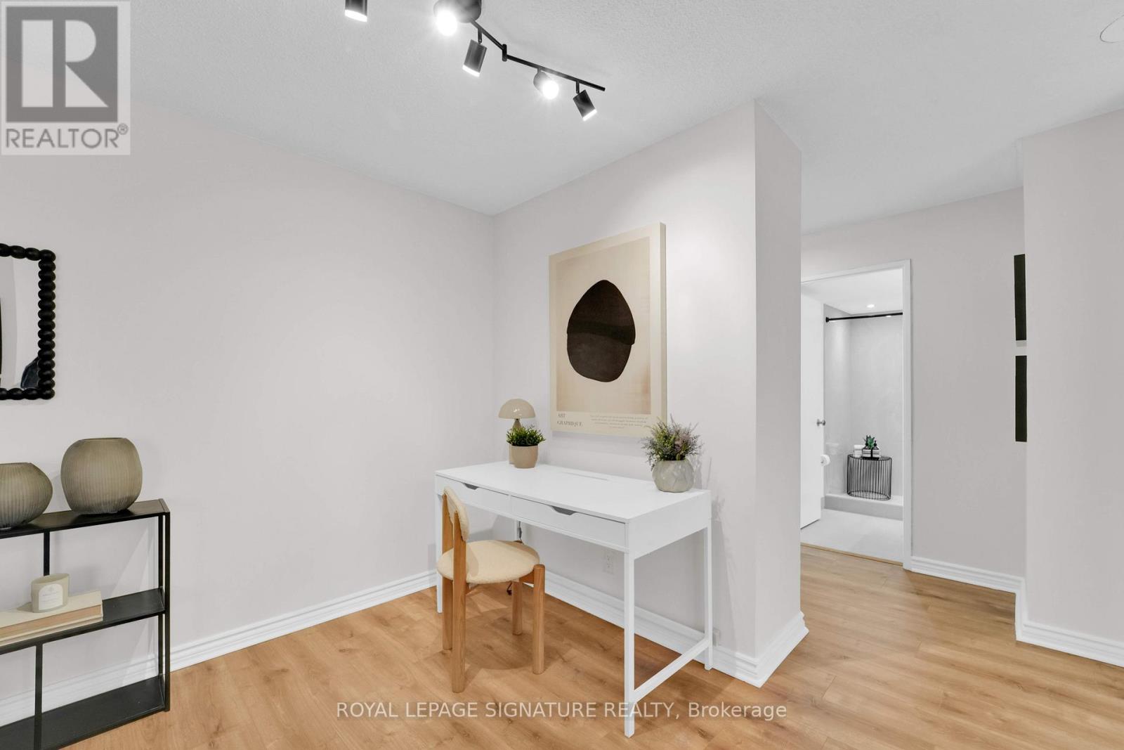 1402 - 41 Markbrook Lane, Toronto, Ontario  M9V 5E6 - Photo 7 - W12128564