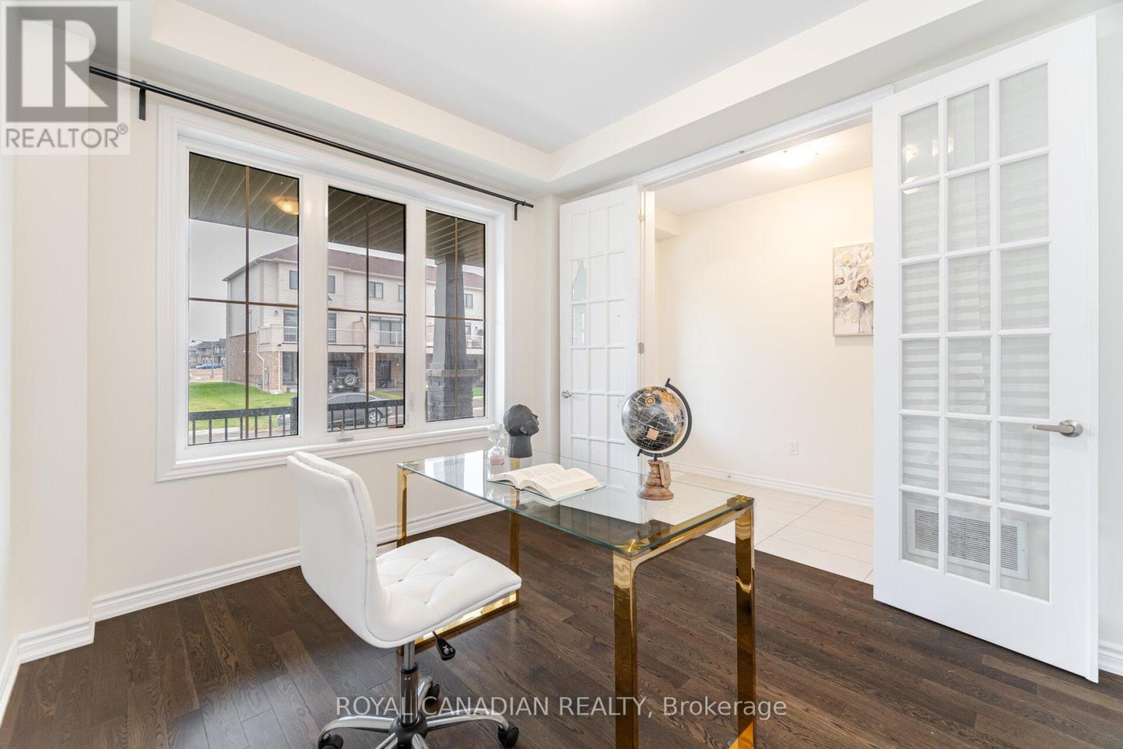 27 Bee Crescent, Brantford, Ontario  N3T 0V7 - Photo 8 - X12128558