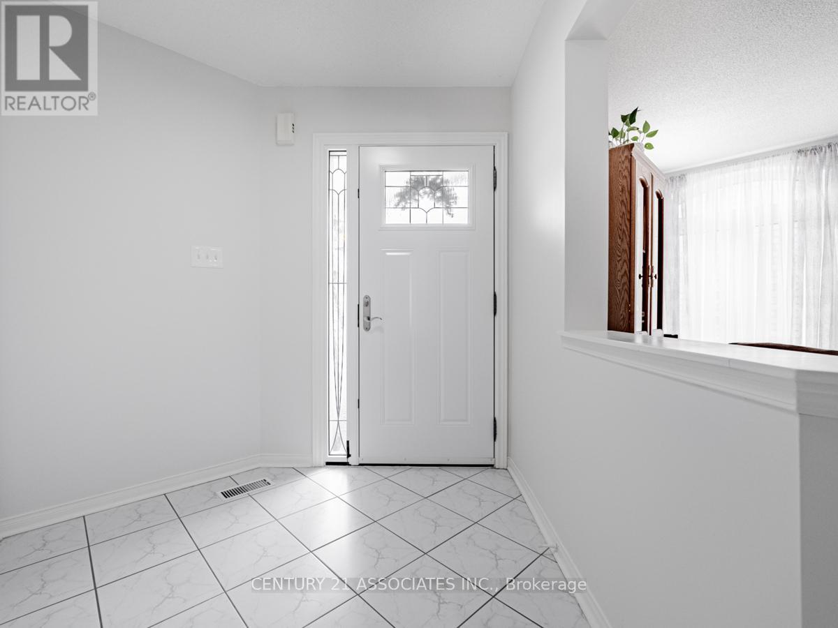 3379 Smoke Tree Road, Mississauga, Ontario  L5N 7M4 - Photo 19 - W12126984