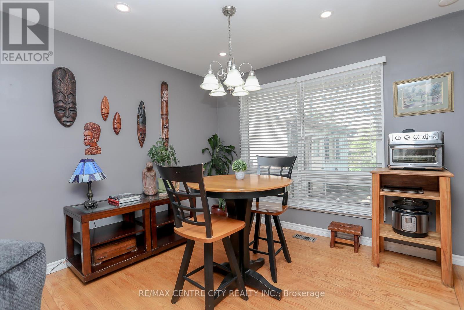 100 Honeysuckle Crescent, London East, Ontario  N5Y 4P4 - Photo 14 - X12128675