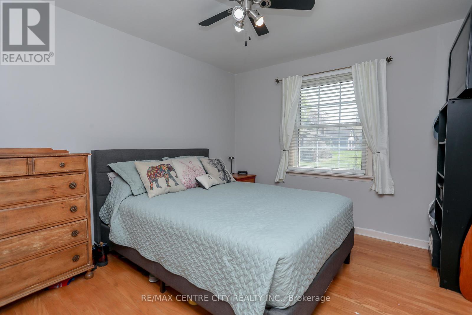 100 Honeysuckle Crescent, London East, Ontario  N5Y 4P4 - Photo 24 - X12128675