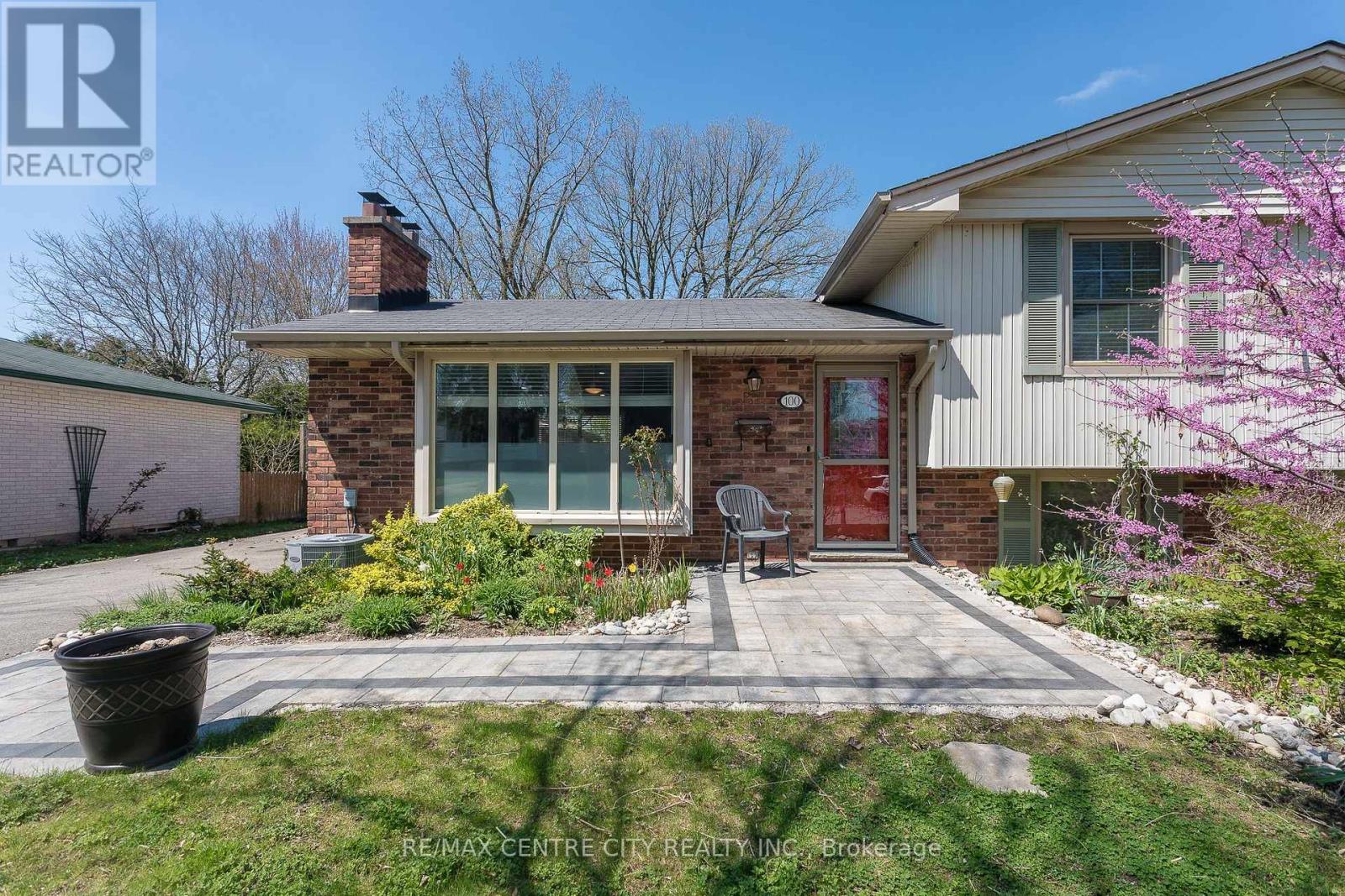 100 Honeysuckle Crescent, London East, Ontario  N5Y 4P4 - Photo 6 - X12128675