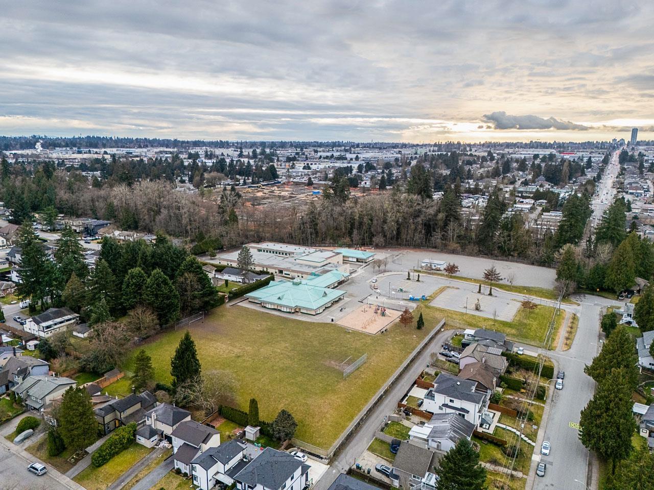 7976 141a Street, Surrey, British Columbia  V3W 6L6 - Photo 12 - R2998365