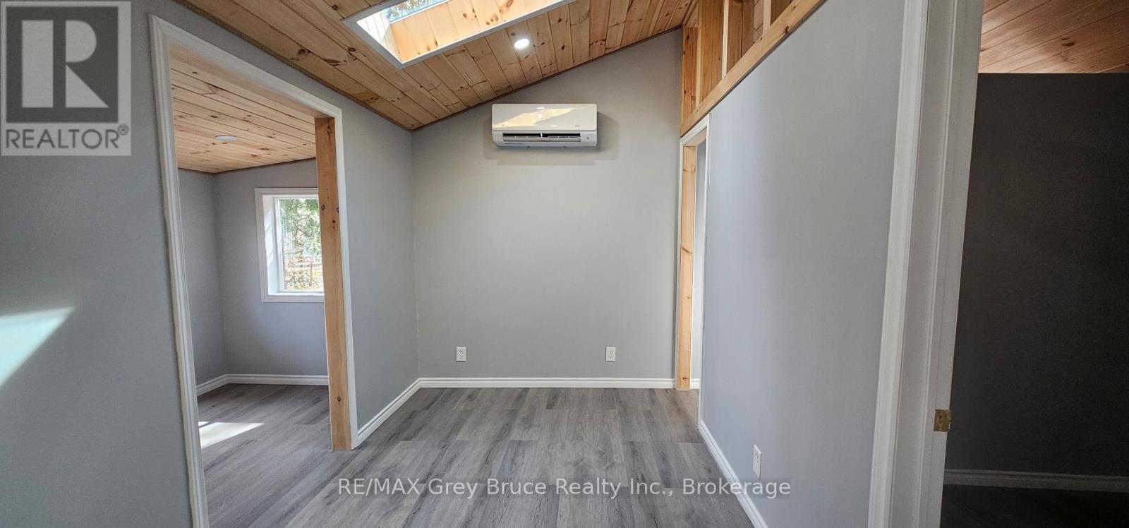 13 4th Avenue, South Bruce Peninsula, Ontario  N0H 2T0 - Photo 10 - X12128644