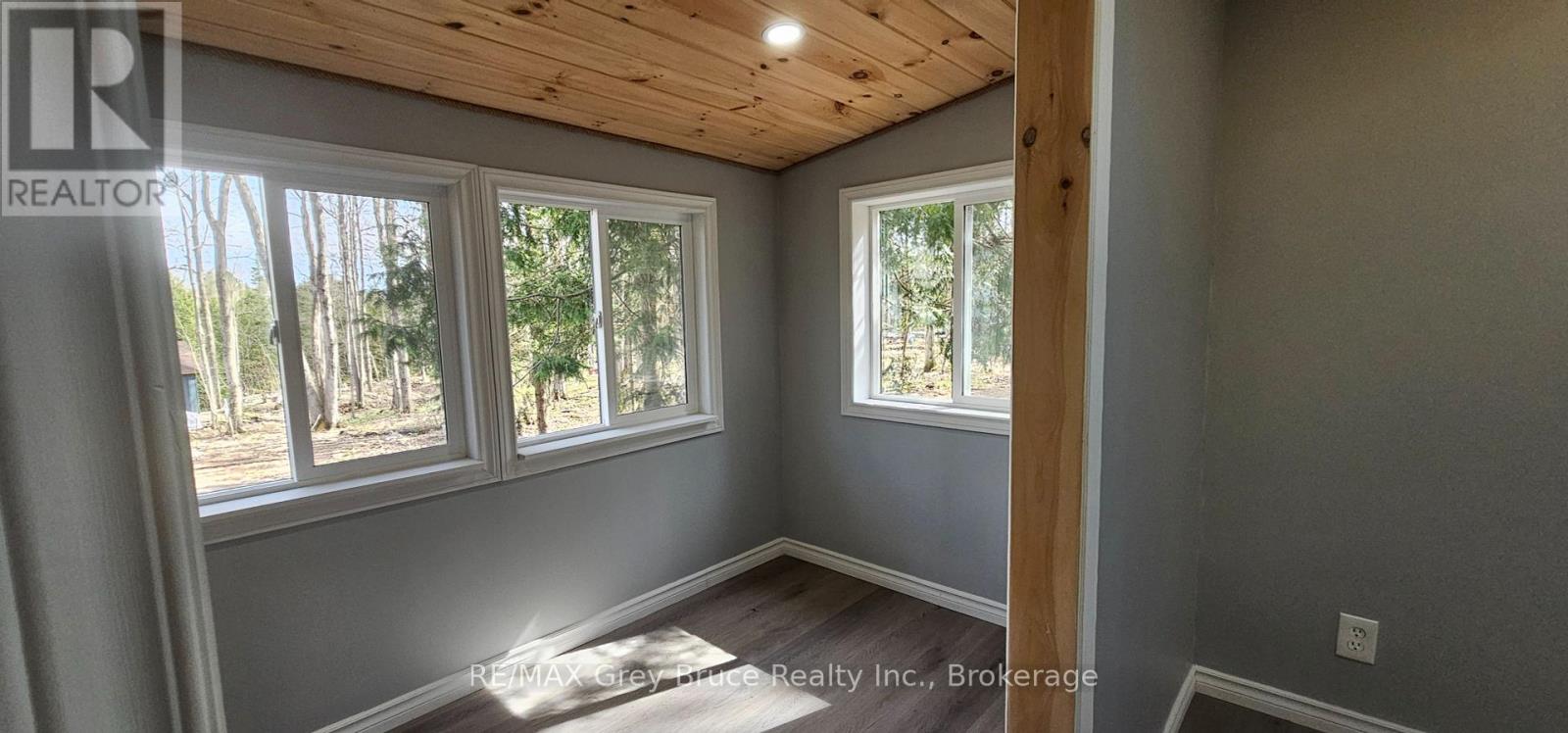 13 4th Avenue, South Bruce Peninsula, Ontario  N0H 2T0 - Photo 13 - X12128644