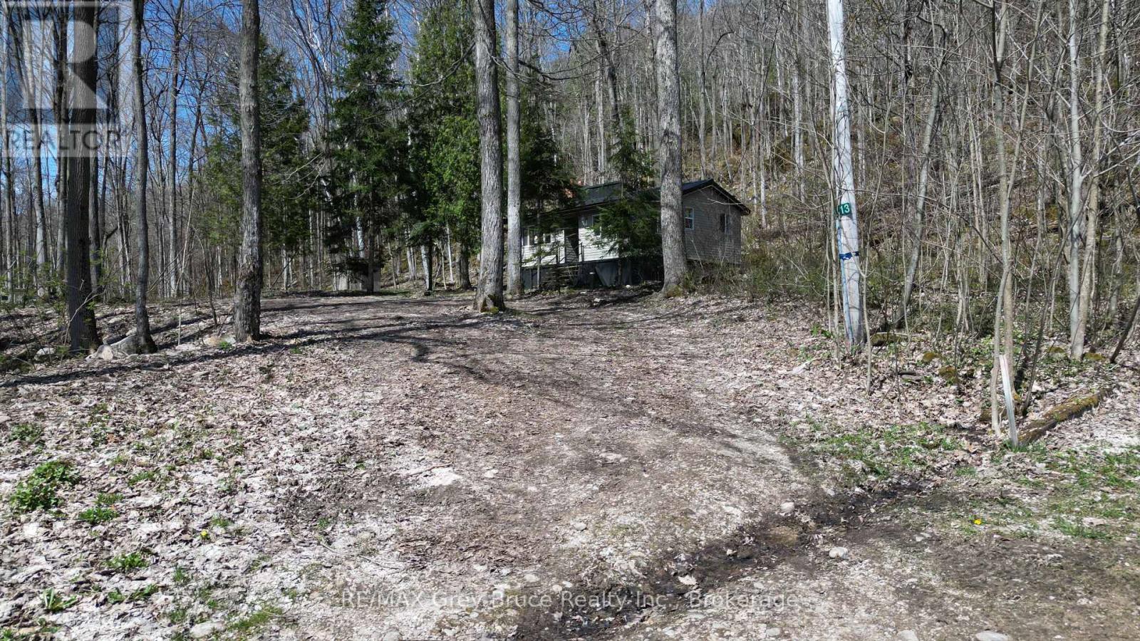 13 4th Avenue, South Bruce Peninsula, Ontario  N0H 2T0 - Photo 19 - X12128644