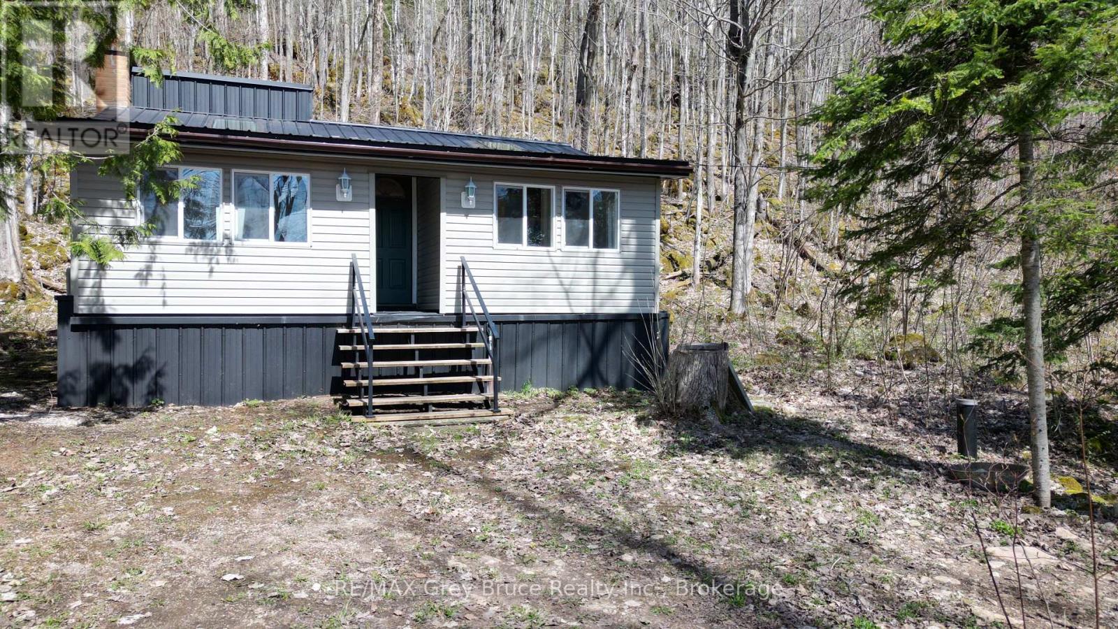 13 4th Avenue, South Bruce Peninsula, Ontario  N0H 2T0 - Photo 21 - X12128644