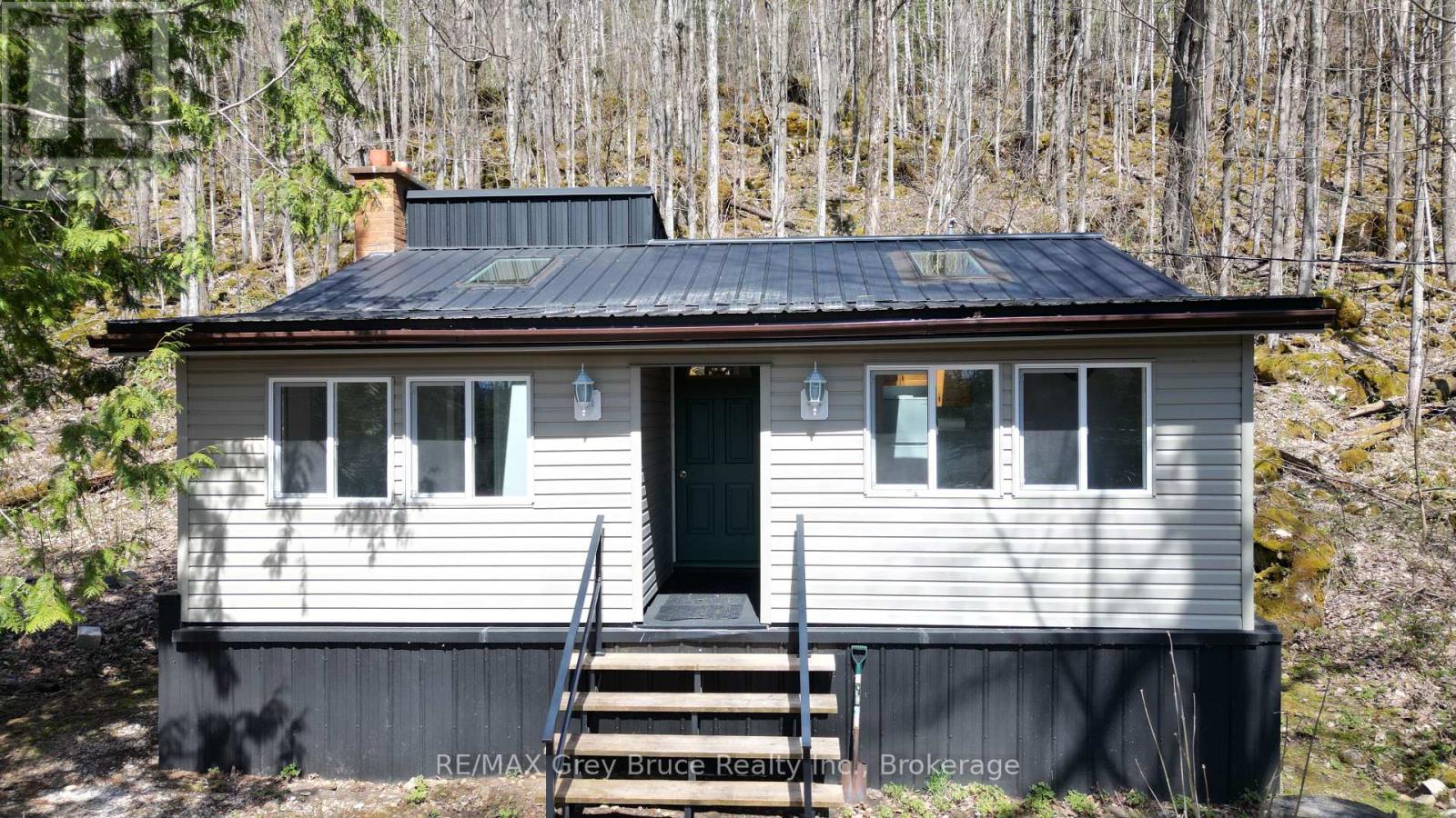 13 4th Avenue, South Bruce Peninsula, Ontario  N0H 2T0 - Photo 22 - X12128644