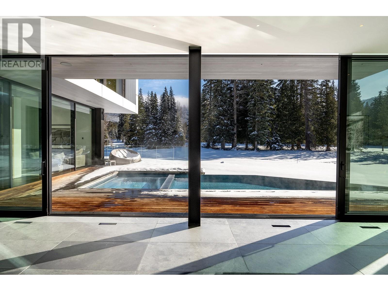 8080 Cypress Place, Whistler, British Columbia  V8E 1J9 - Photo 16 - R2999091
